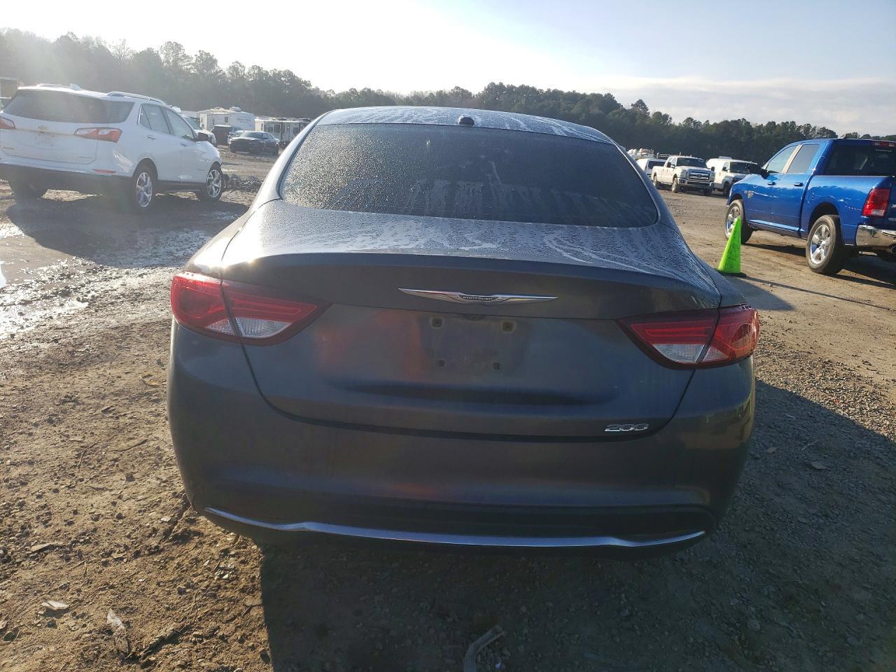 2016 Chrysler 200 Limited - Image 6