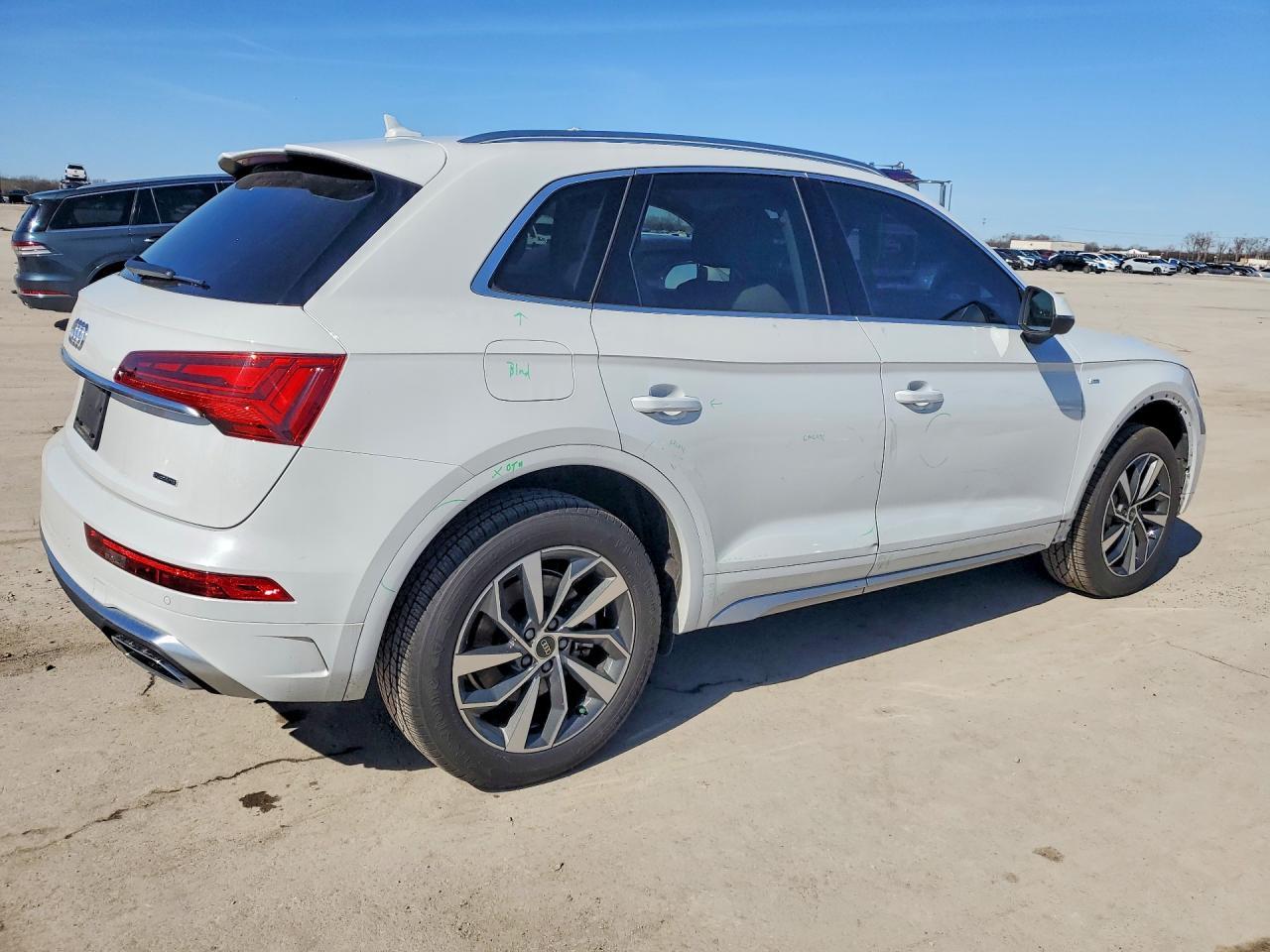 2023 Audi Q5 Premium Plus 45 - Image 3