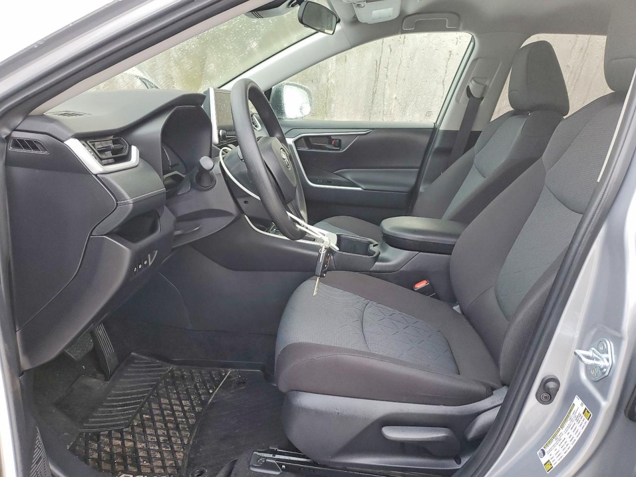2025 Toyota Rav4 Le - Image 7