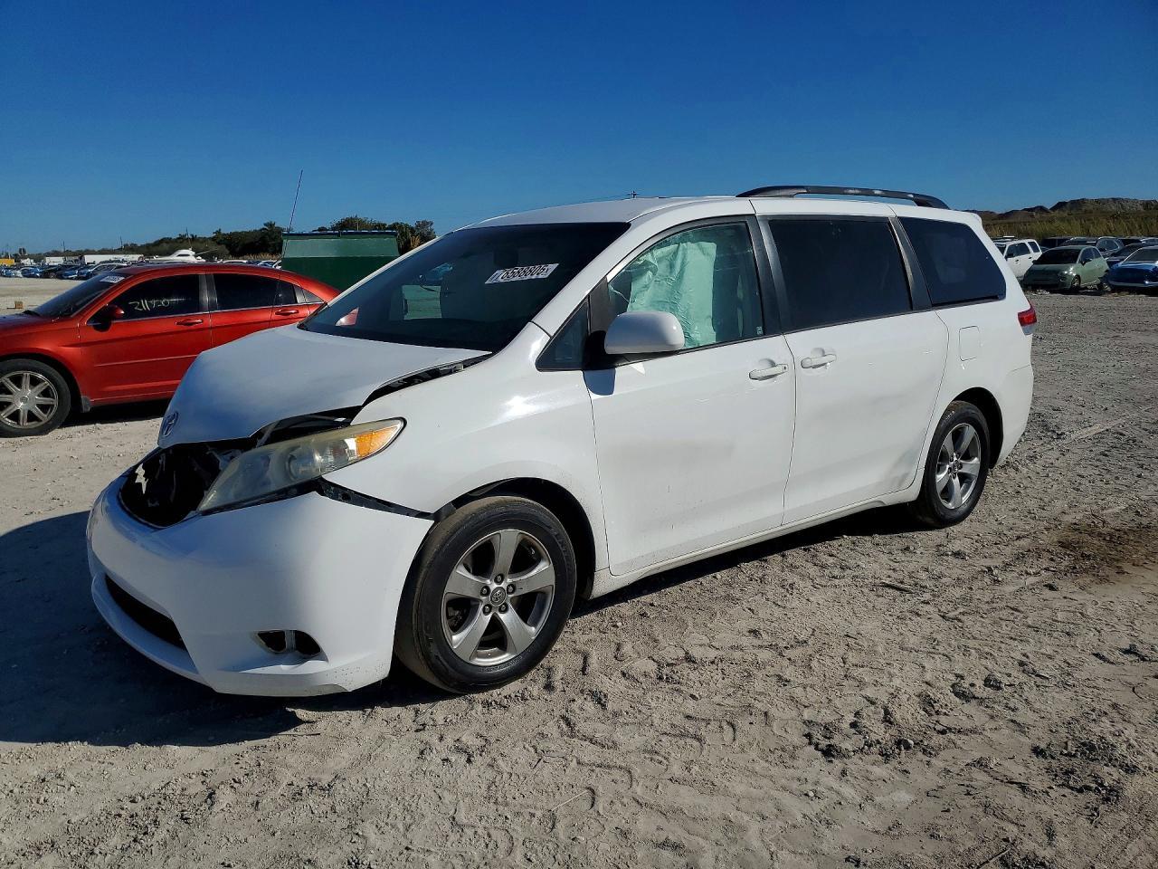 2014 Toyota Sienna Le