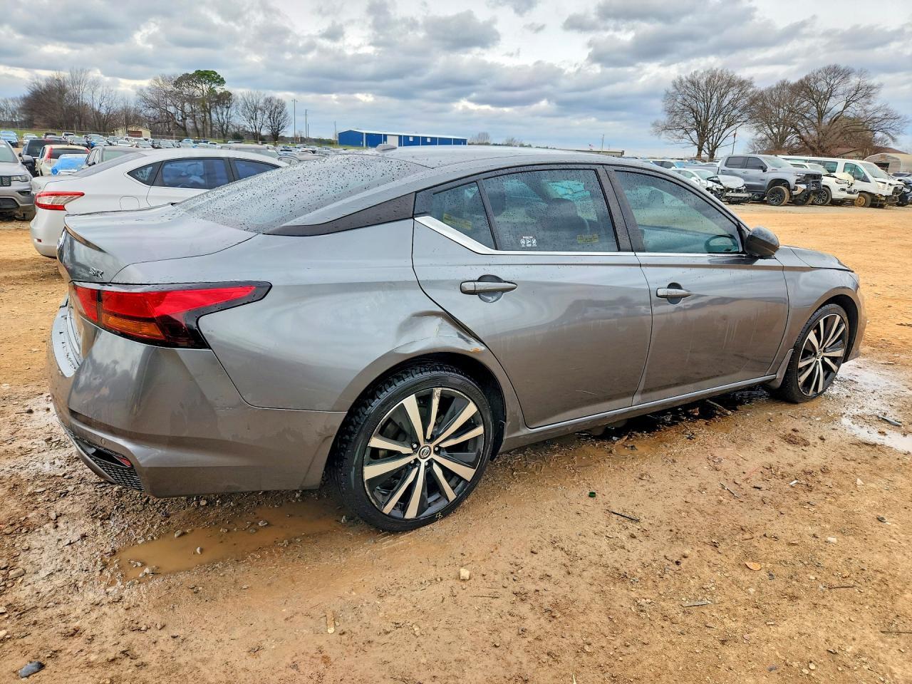 2022 Nissan Altima Sr - Фото 3
