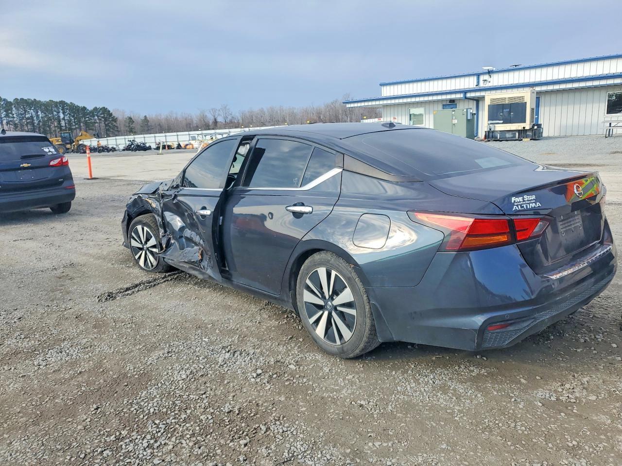 2022 Nissan Altima Sv - Image 2