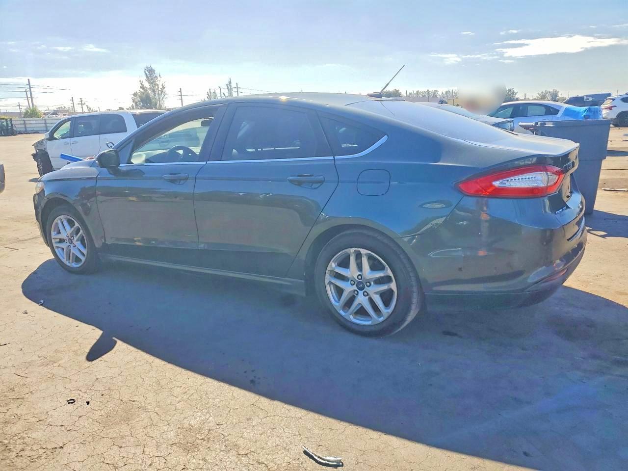 2016 Ford Fusion Se - Image 2