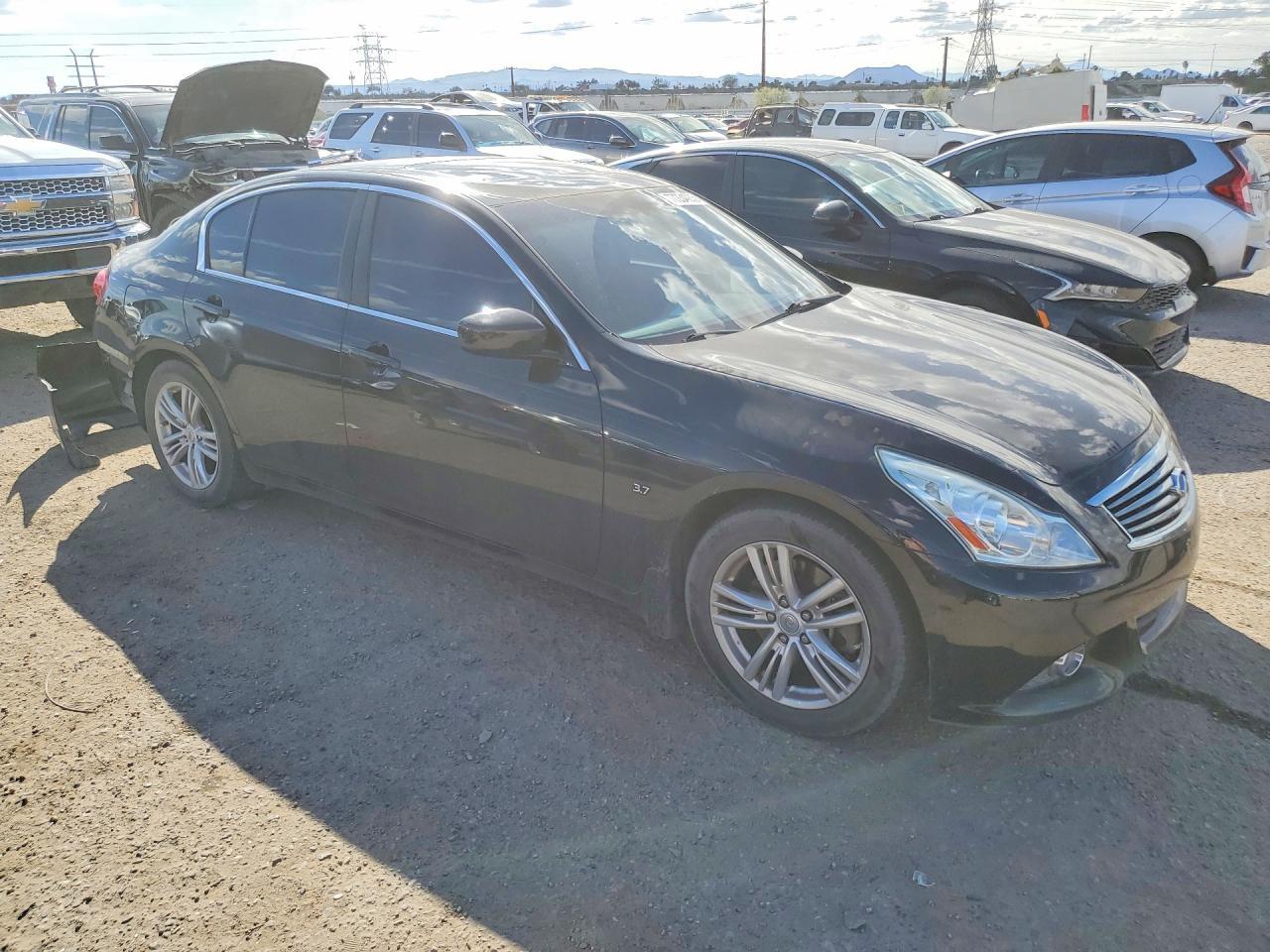 2015 Infiniti Q40 Base - Image 4