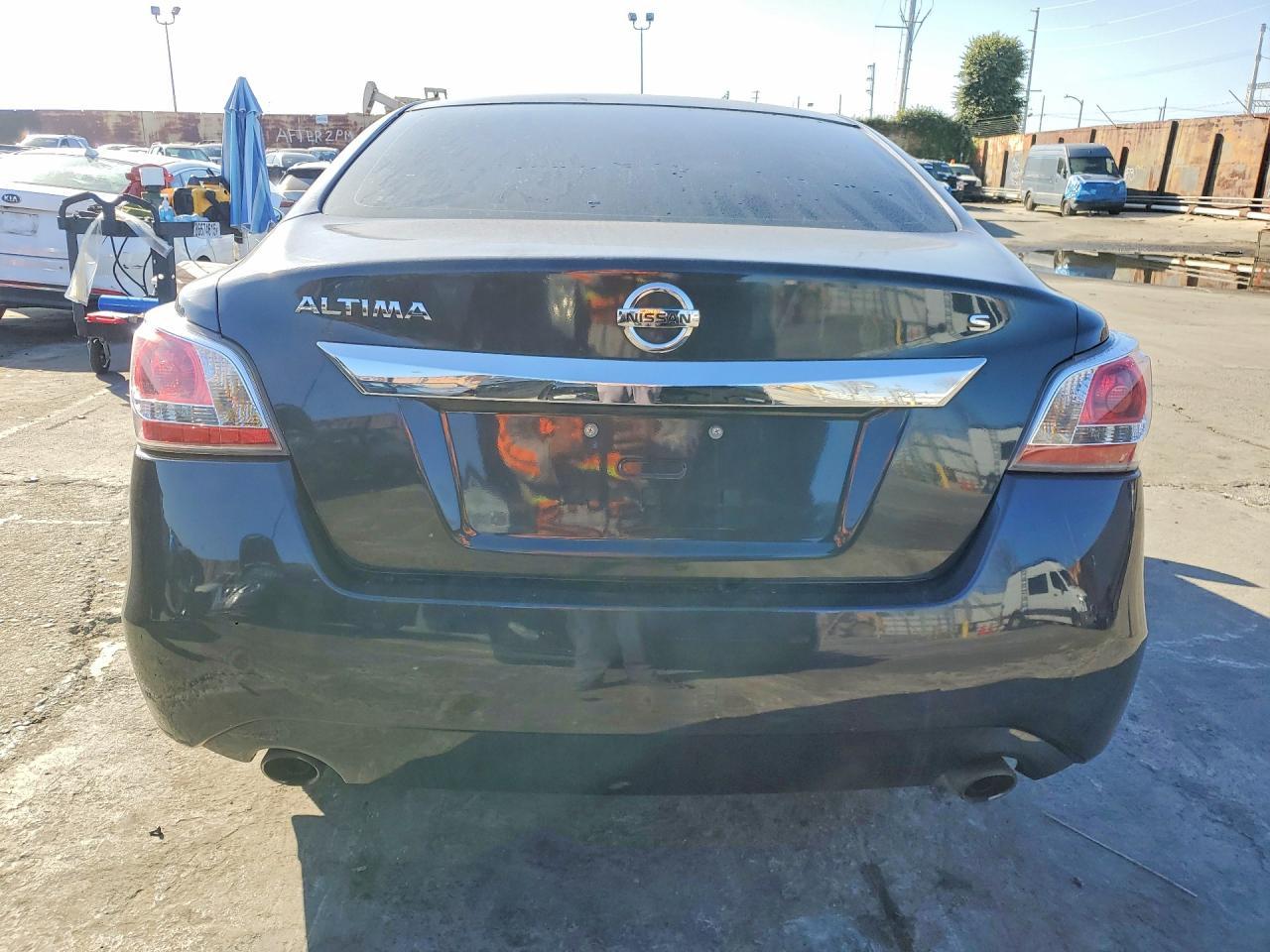 2015 Nissan Altima 2.5 - Image 6