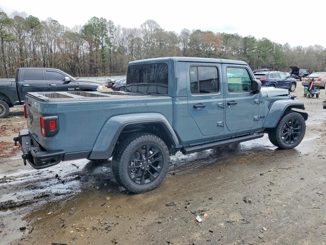 2025 Jeep Gladiator Sport - Image 3