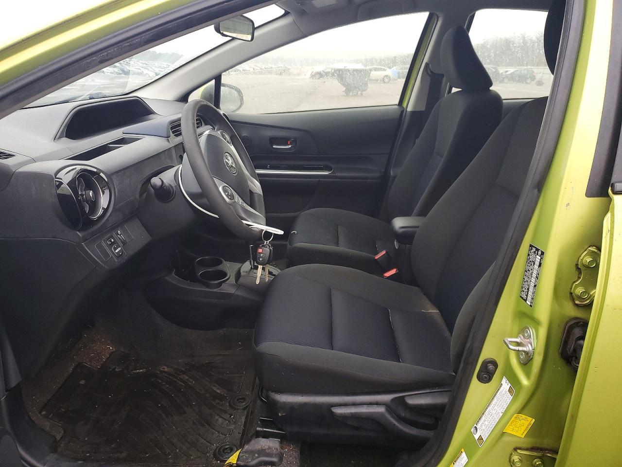 2015 Toyota Prius C - Фото 7