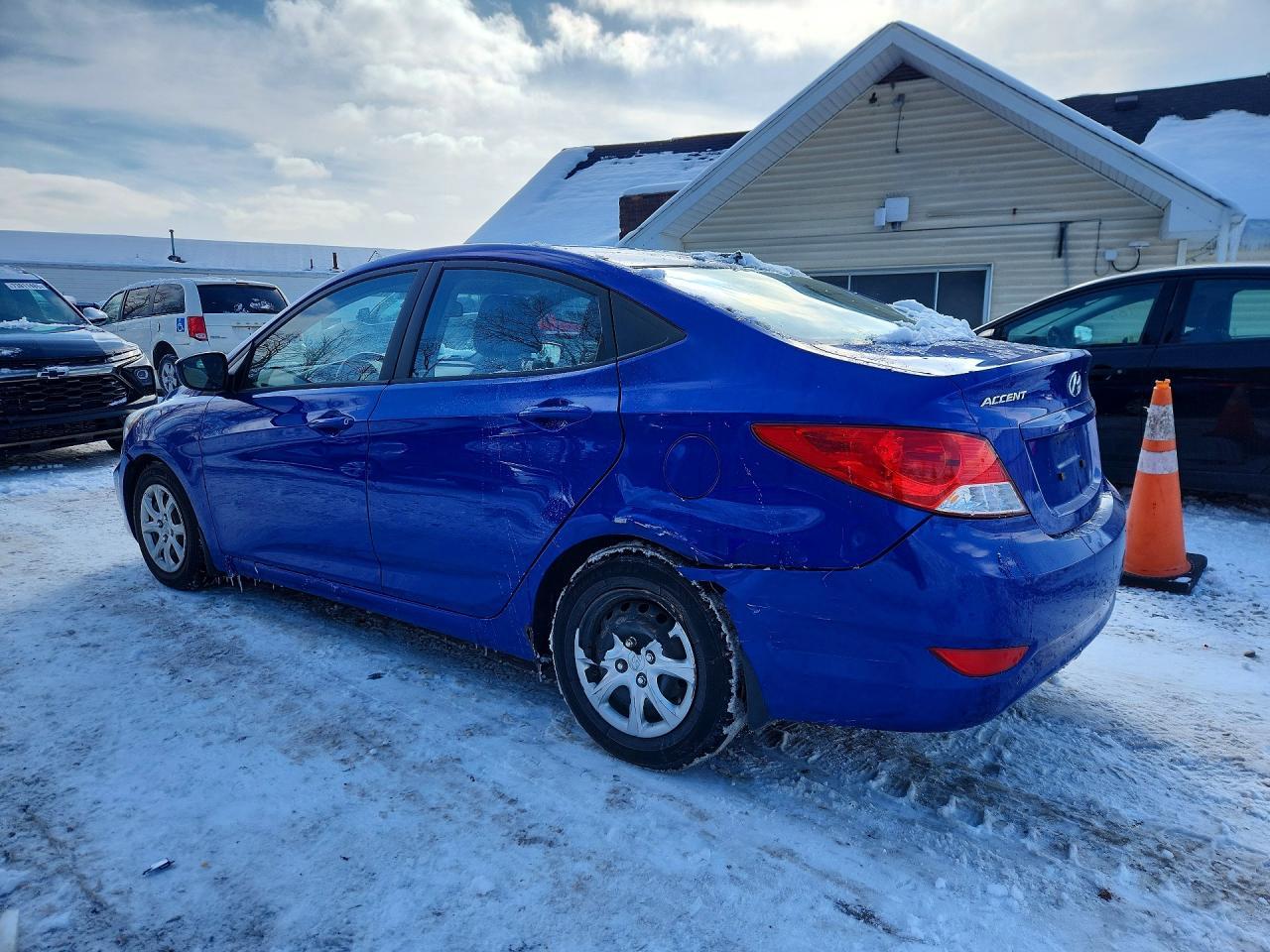 2013 Hyundai Accent Gls - Фото 2
