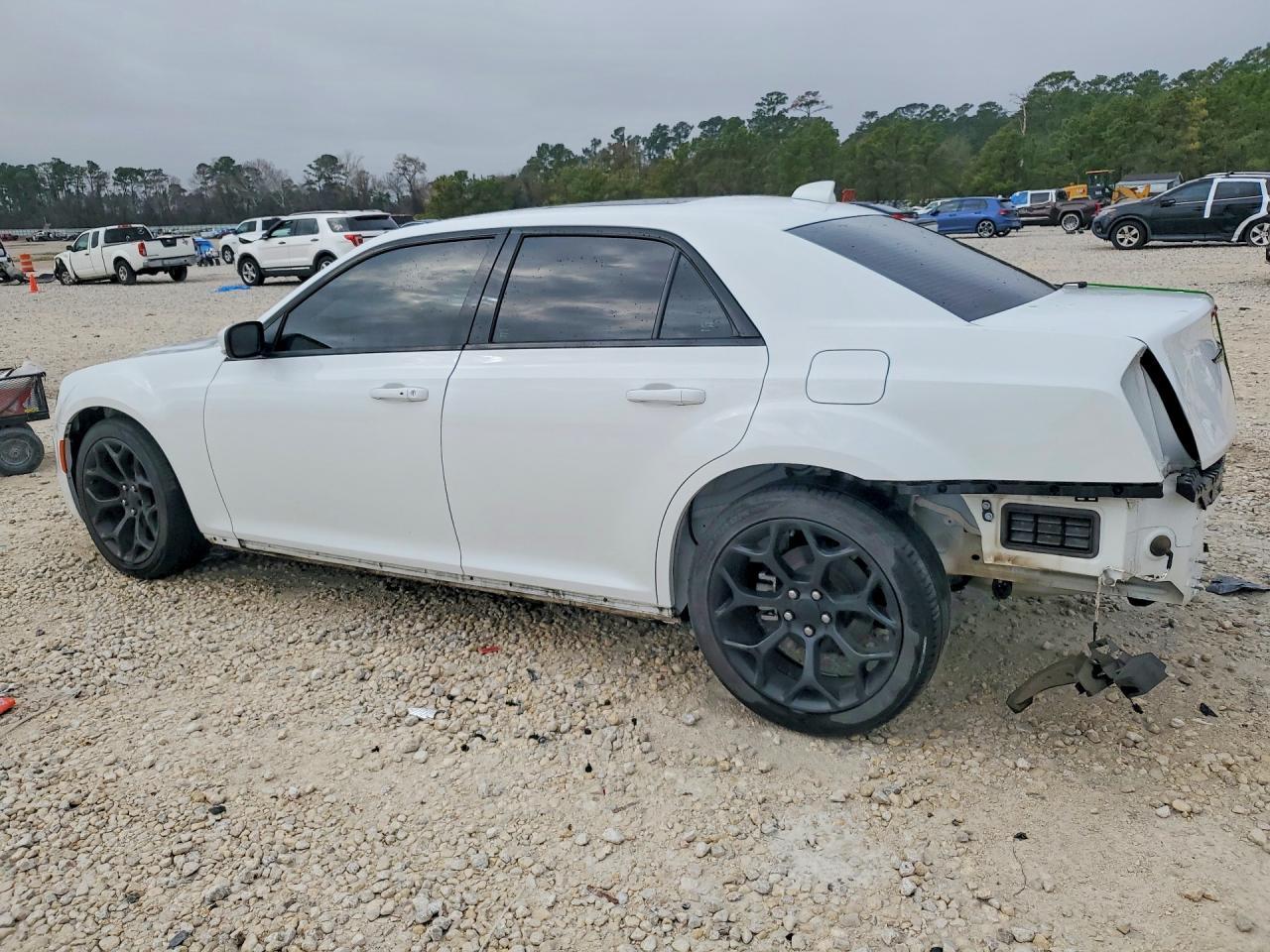 2021 Chrysler 300 S - Фото 2