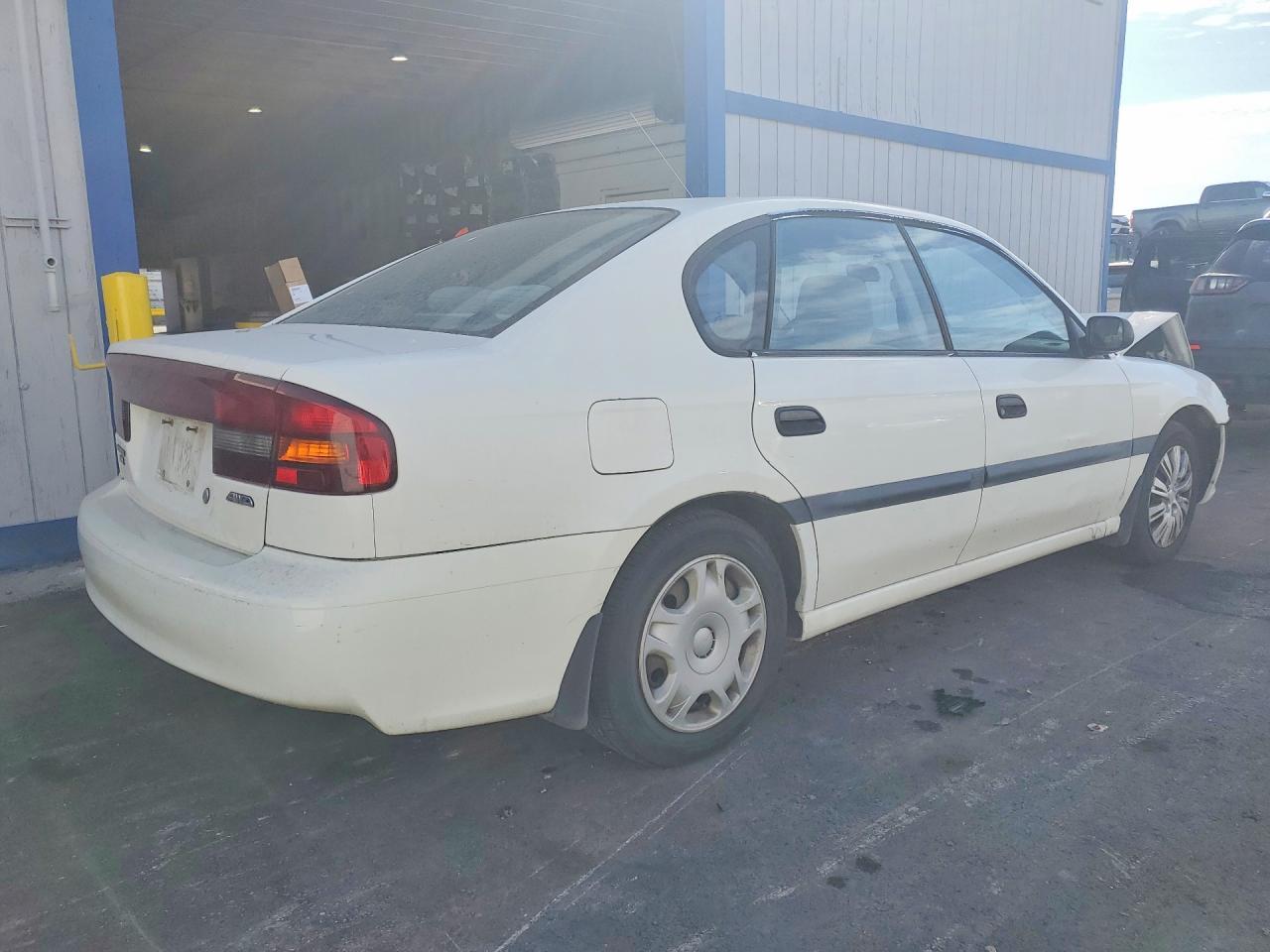 2001 Subaru Legacy L - Image 3