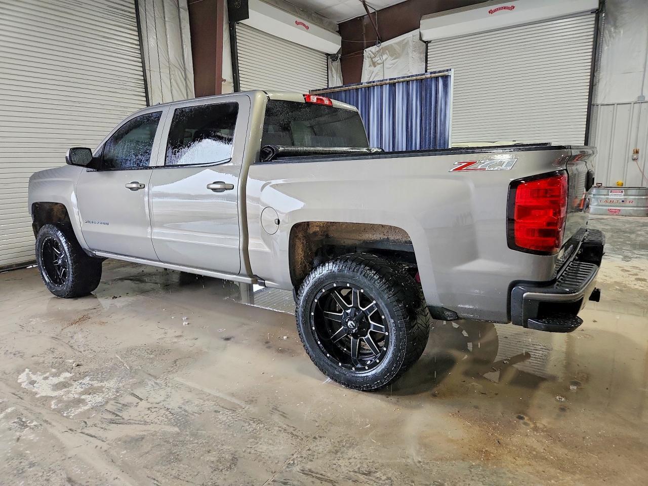 2017 Chevrolet Silverado K1500 Lt - Image 2