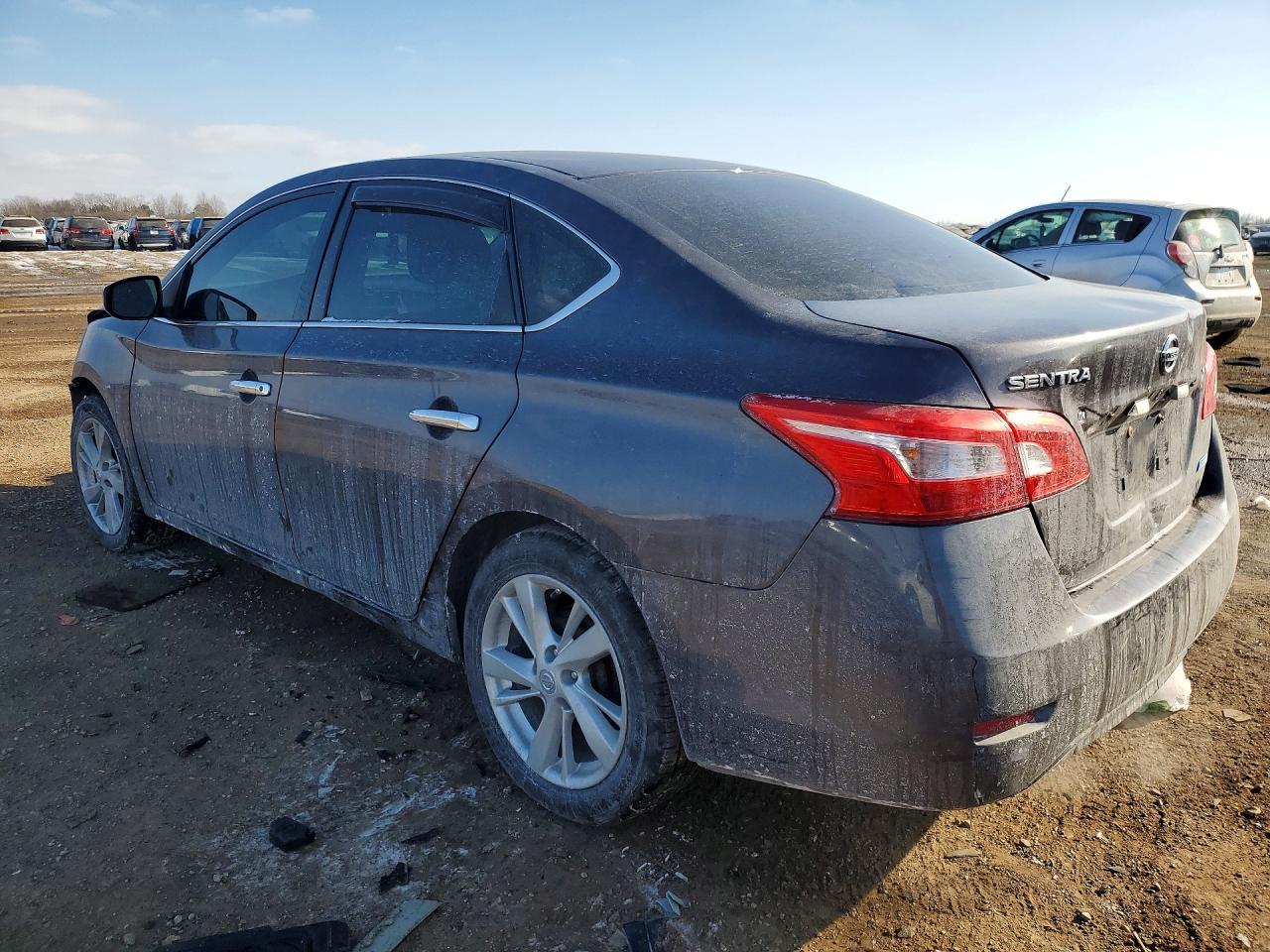 2014 Nissan Sentra S - Фото 2