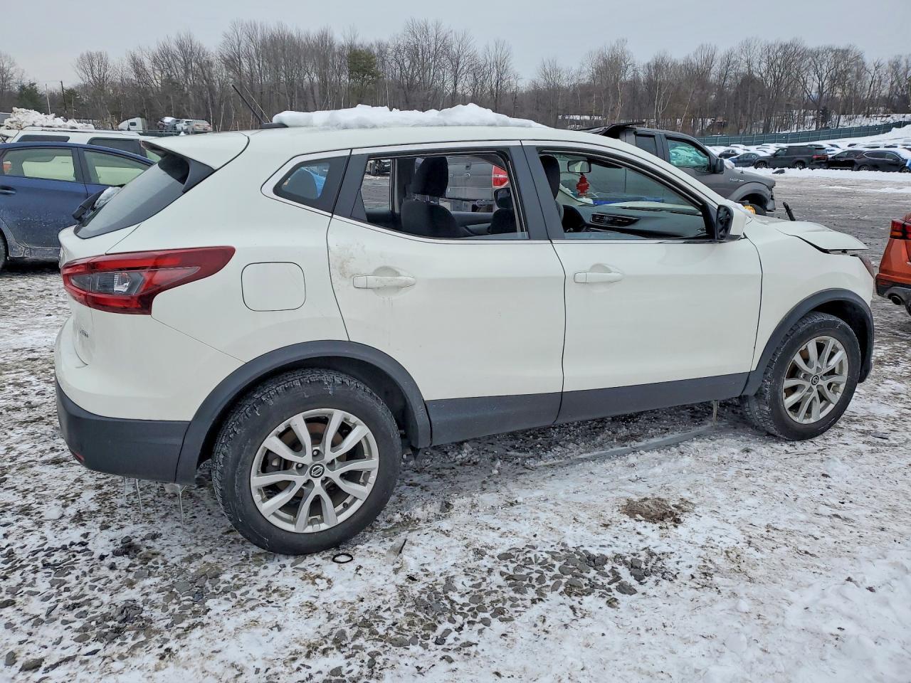 2022 Nissan Rogue Sport S - Image 3