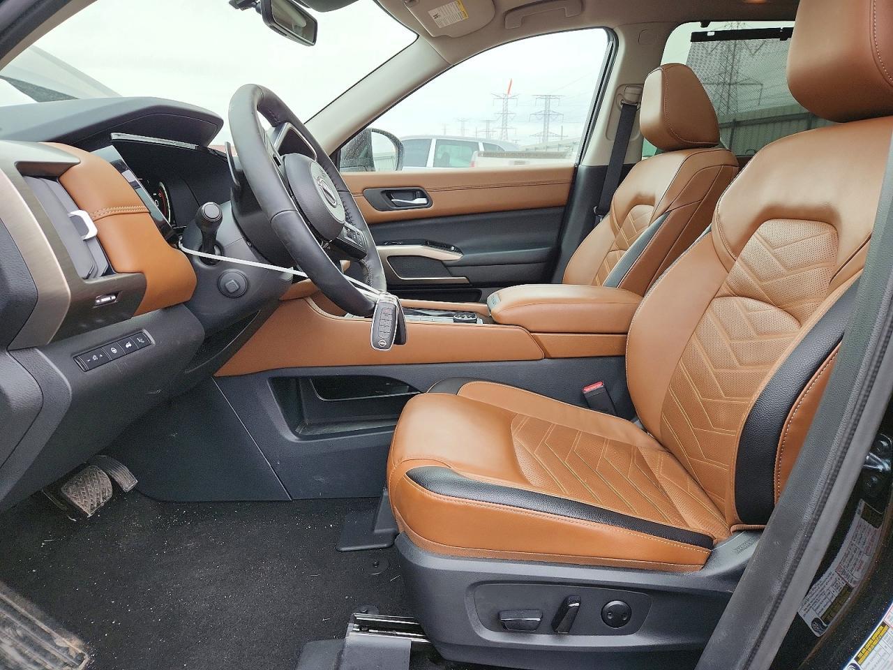 2025 Nissan Pathfinder Platinum - Фото 7