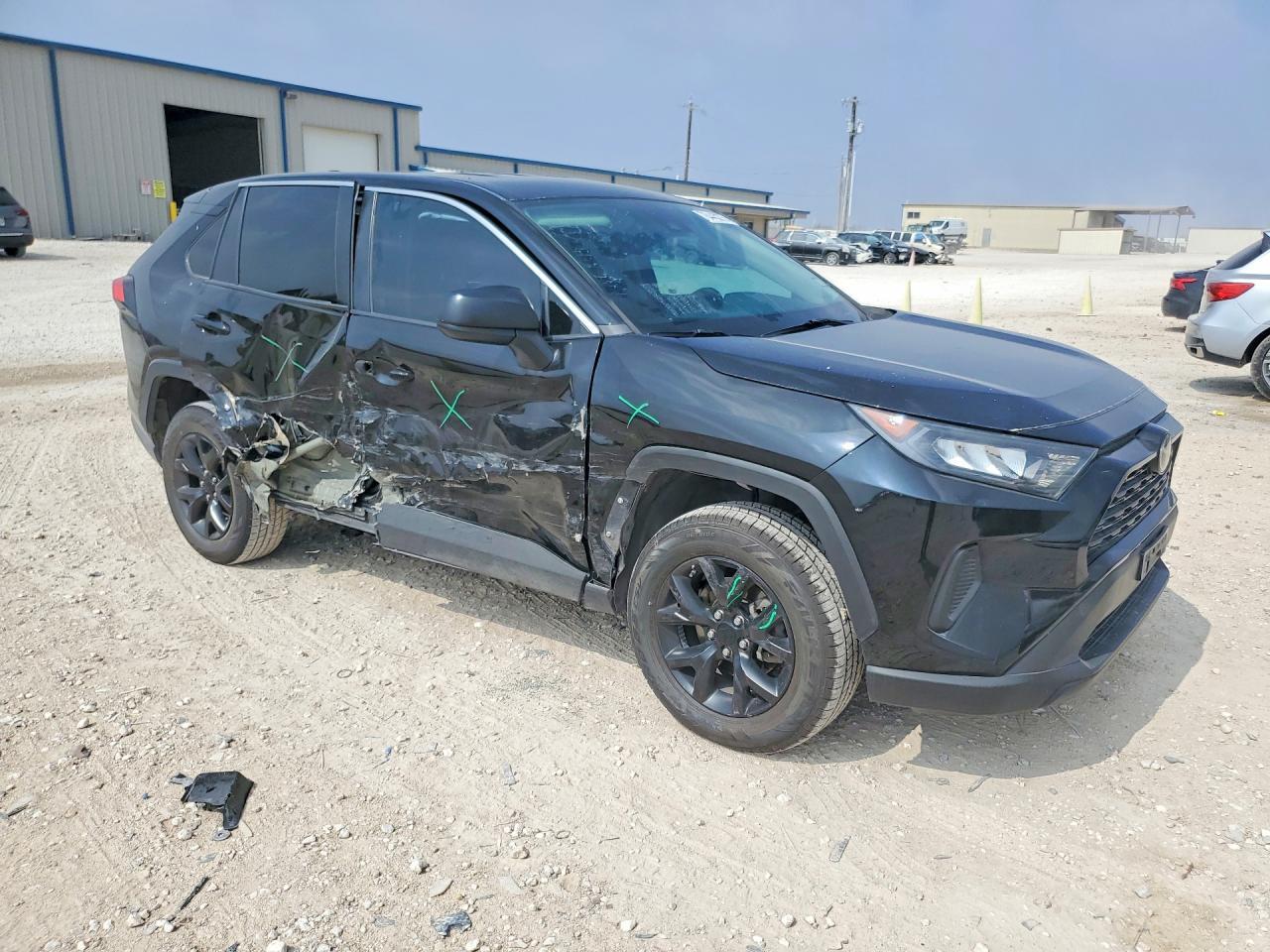 2022 Toyota Rav4 Le - Image 4