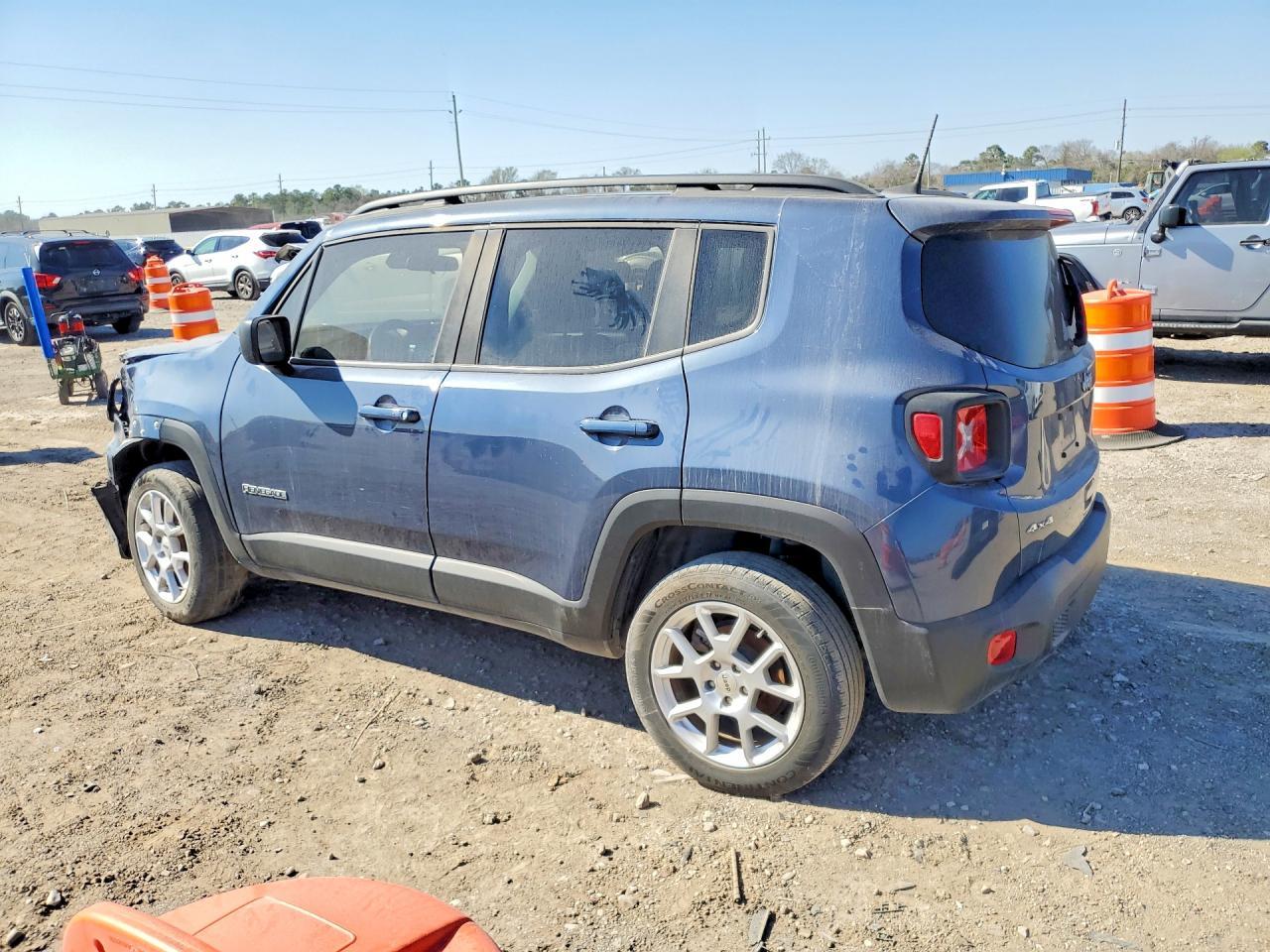 2022 Jeep Renegade Latitude - Фото 2