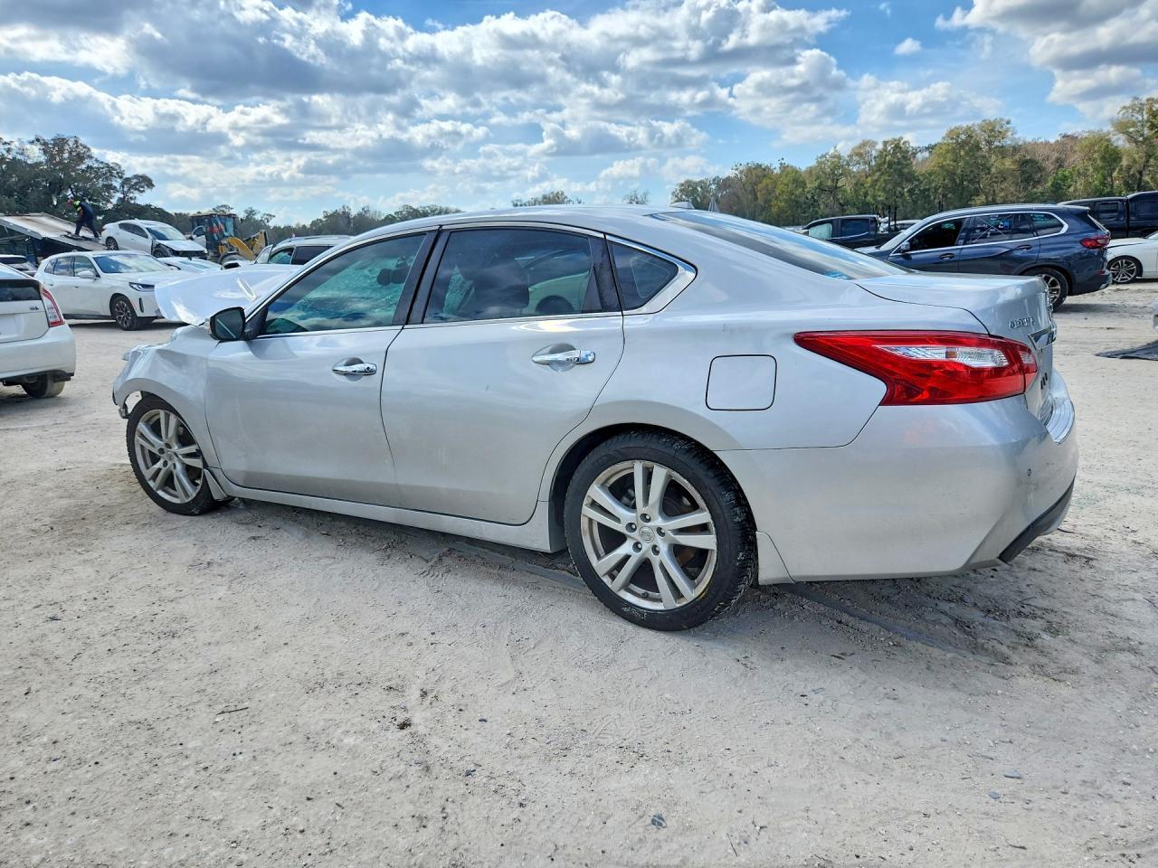 2016 Nissan Altima 3.5 Sl - Image 2