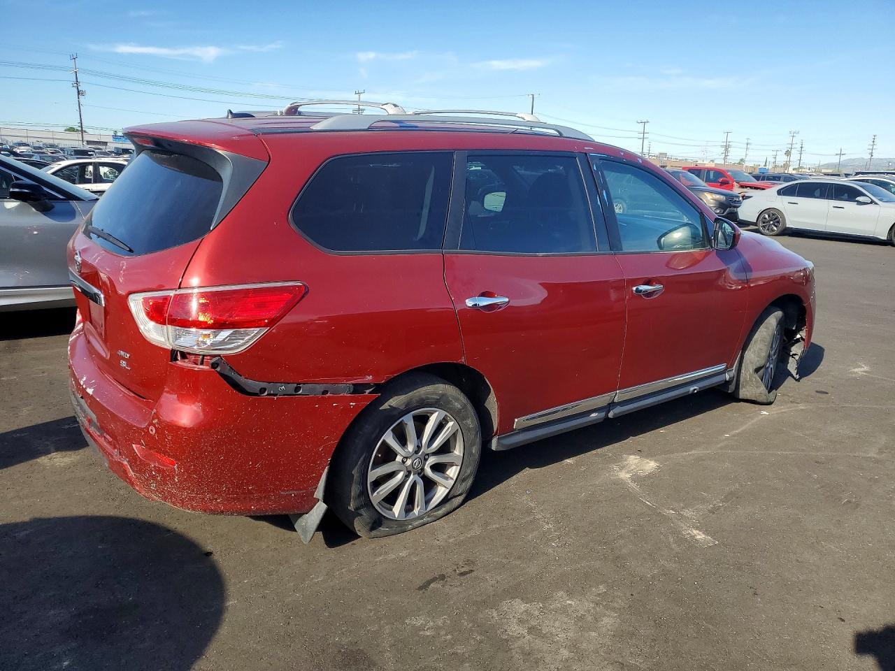 2013 Nissan Pathfinder S - Image 3