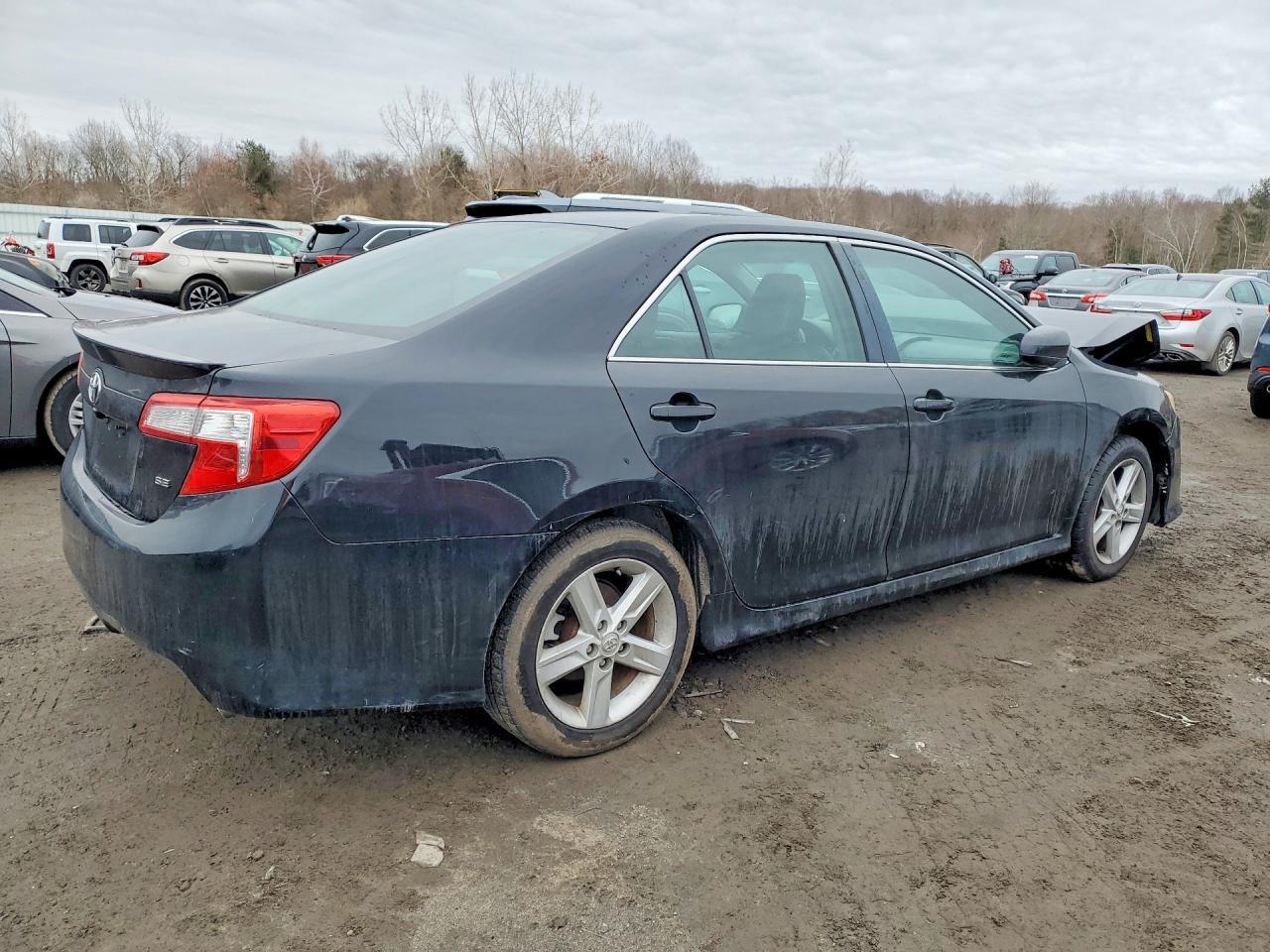 2013 Toyota Camry Se - Image 3