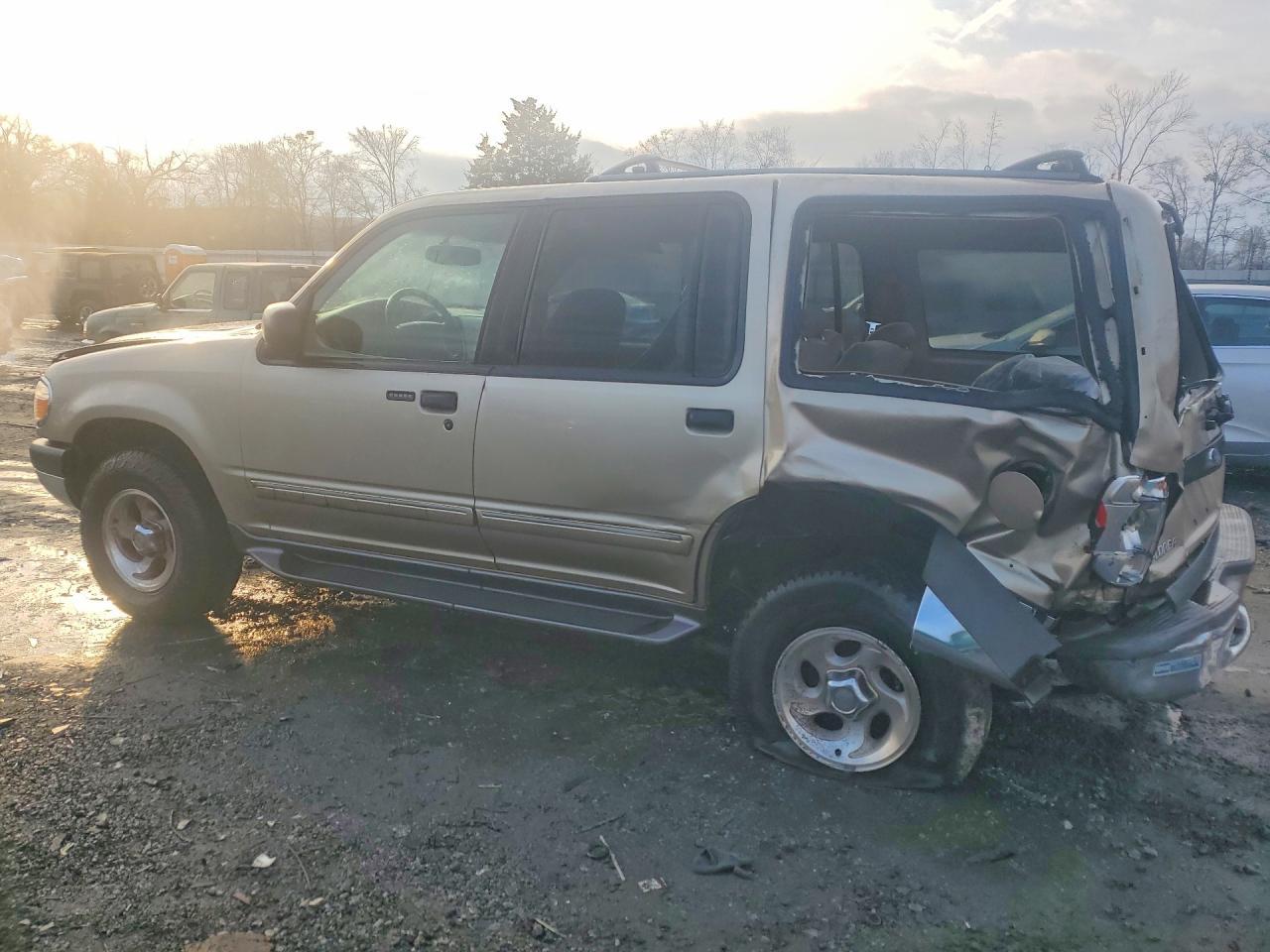 2001 Ford Explorer Xlt - Фото 2