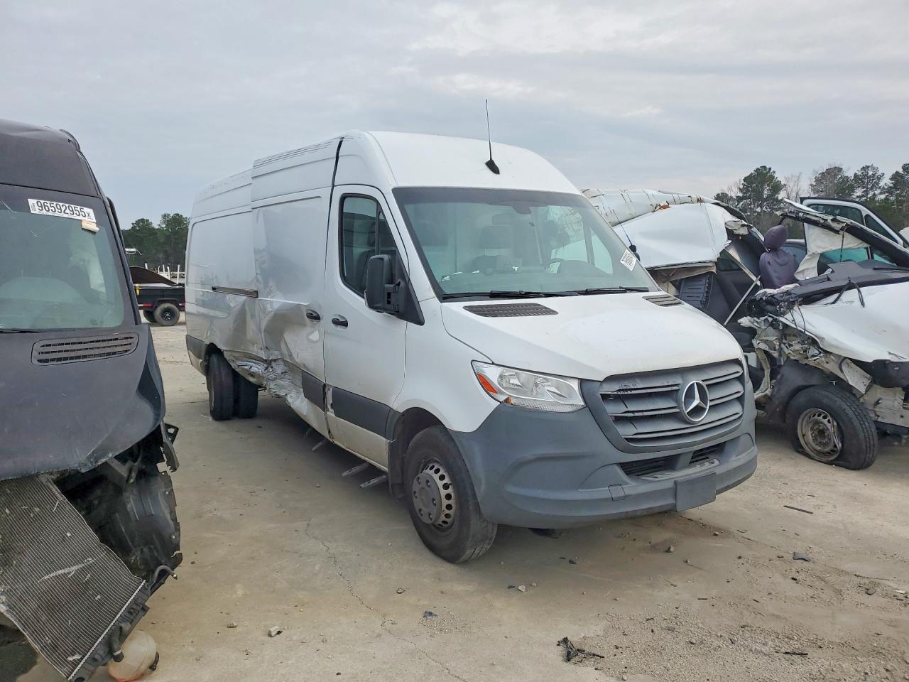 2022 Mercedes-Benz Sprinter 3500 - Фото 4