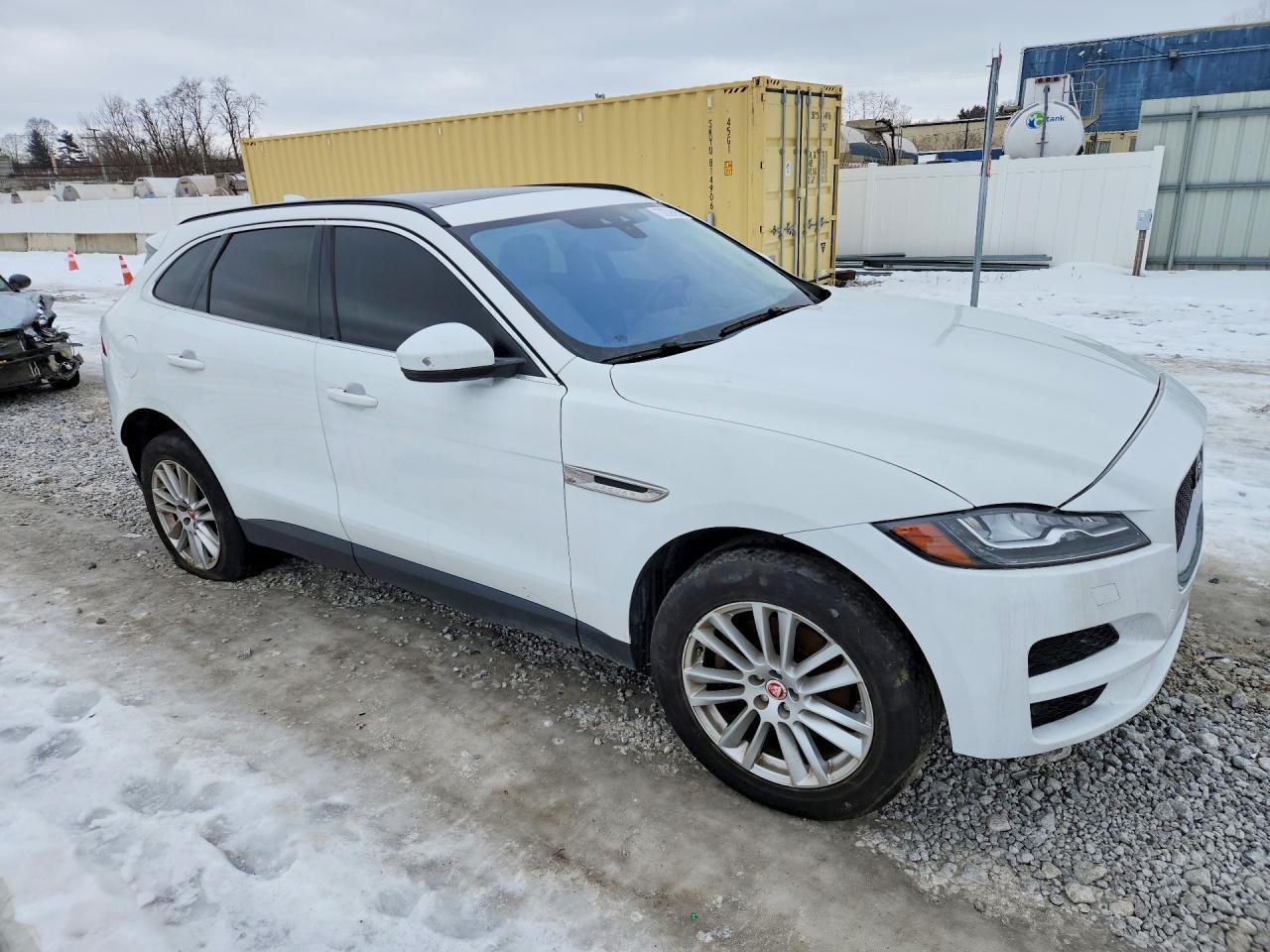 2017 Jaguar F-Pace Prestige - Image 4