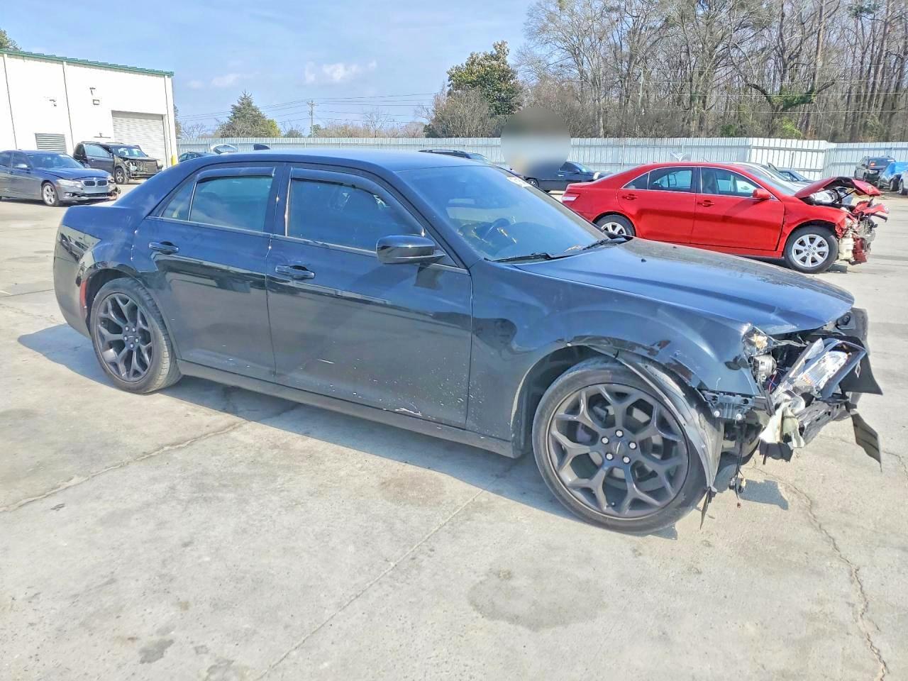 2019 Chrysler 300 Touring - Фото 4