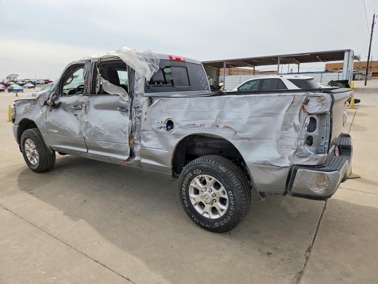 2024 Ram 2500 Laramie 4Wd 6C Tdsl Crew Cab 6.7L V8 - Image 2