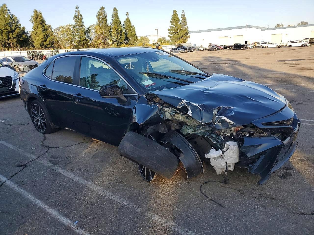 2021 Toyota Camry Se - Фото 4