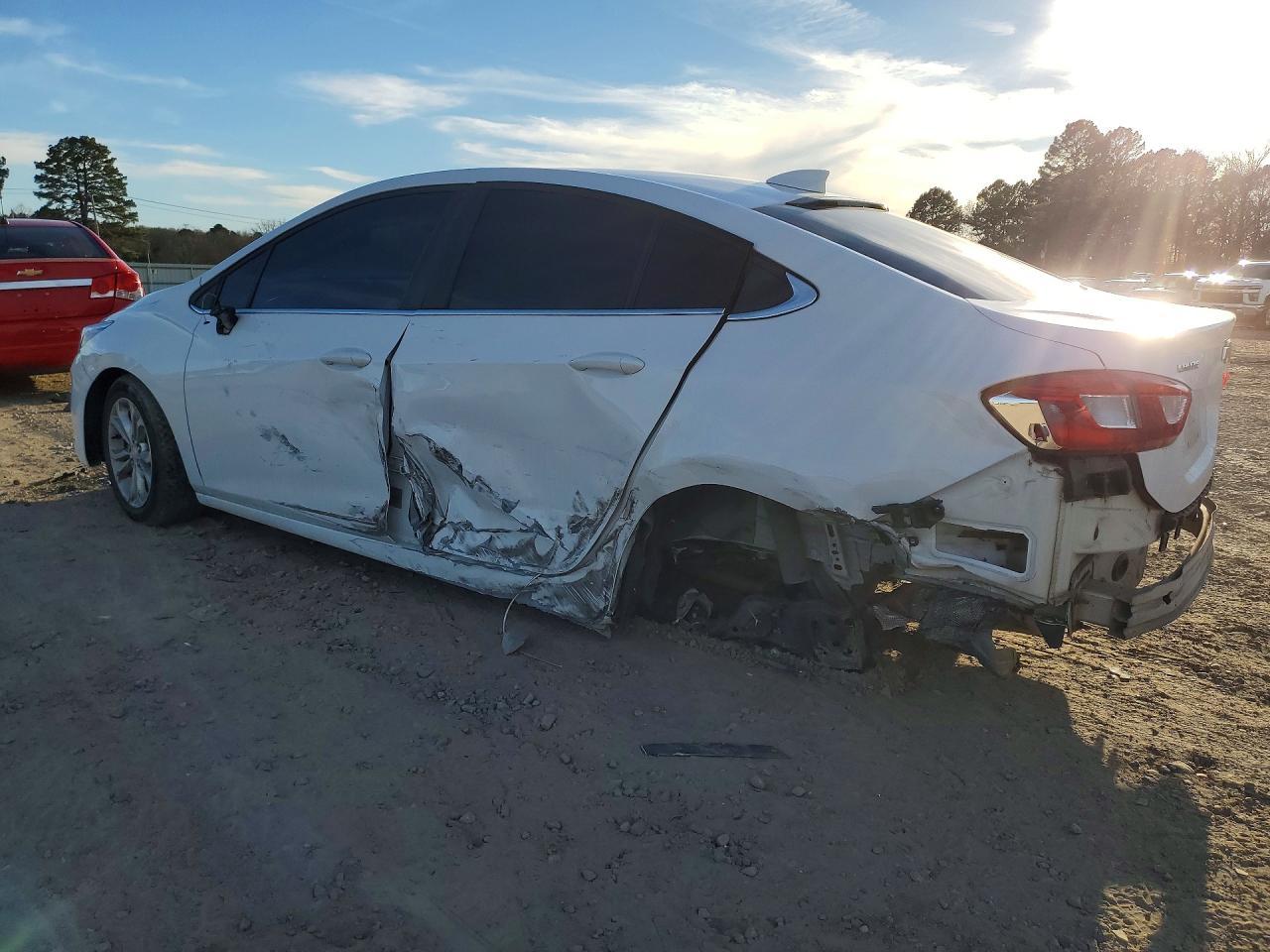 2019 Chevrolet Cruze Lt - Фото 2