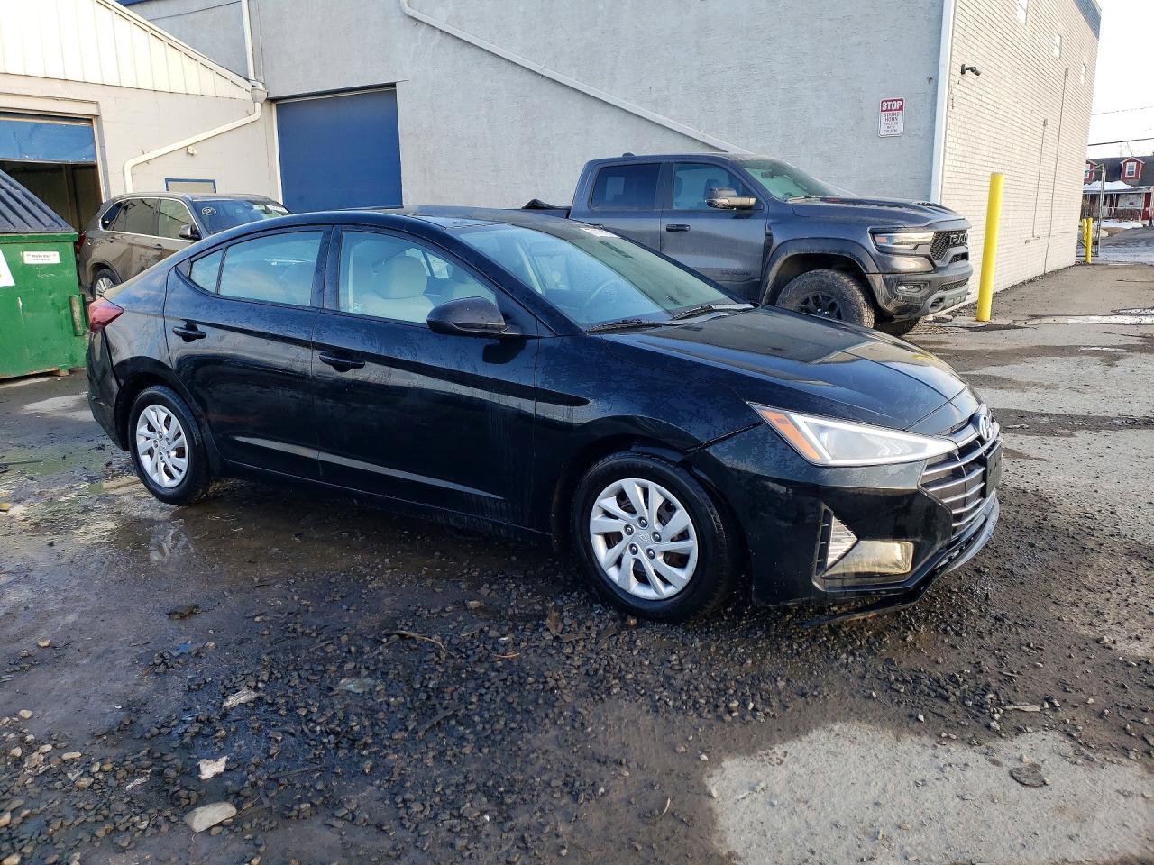 2019 Hyundai Elantra Se - Фото 4