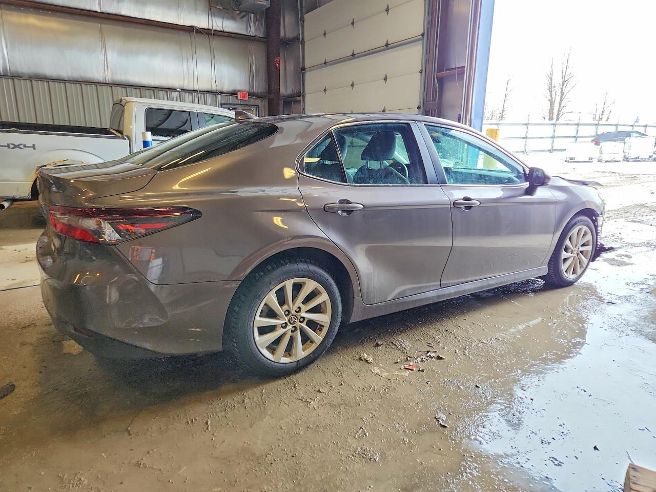 2022 Toyota Camry Le - Image 3