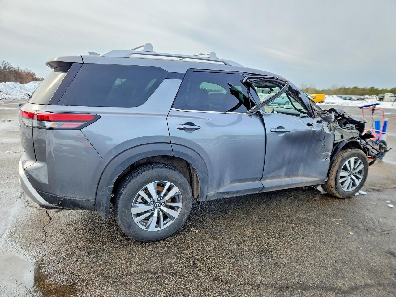 2025 Nissan Pathfinder Sl - Фото 3