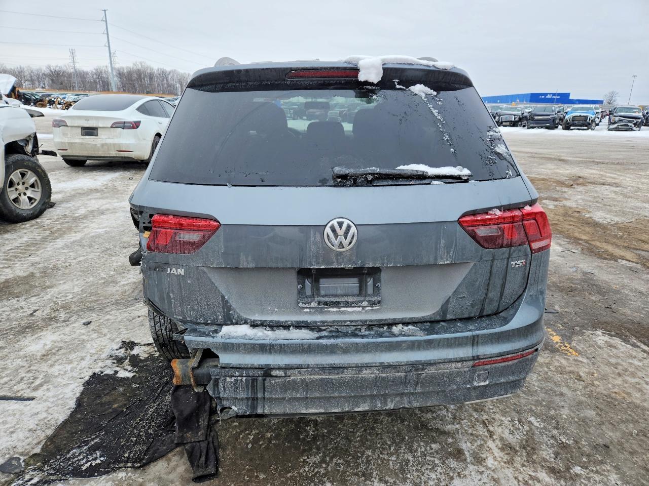 2018 Volkswagen Tiguan S - Image 6