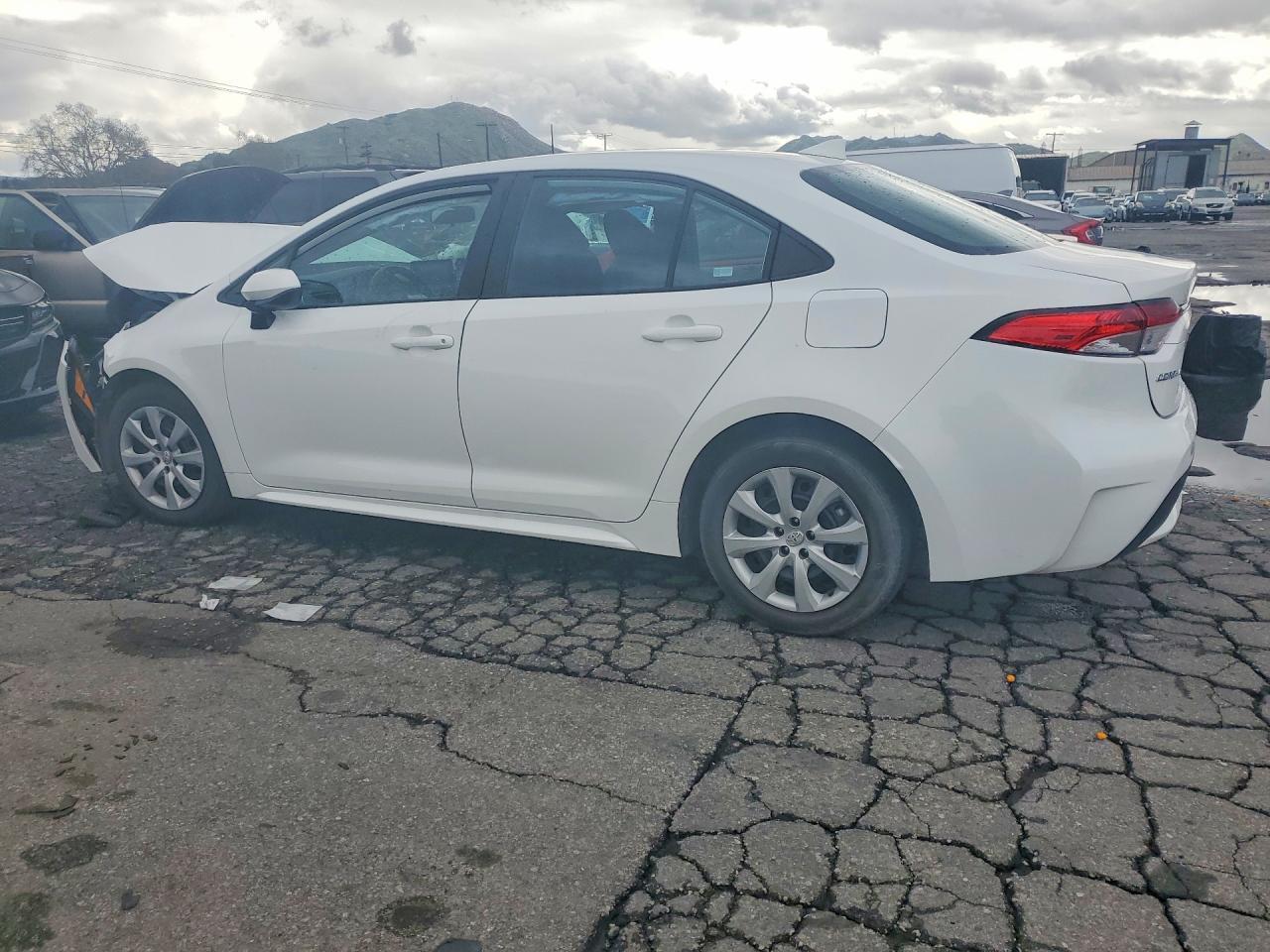 2022 Toyota Corolla Le - Image 2