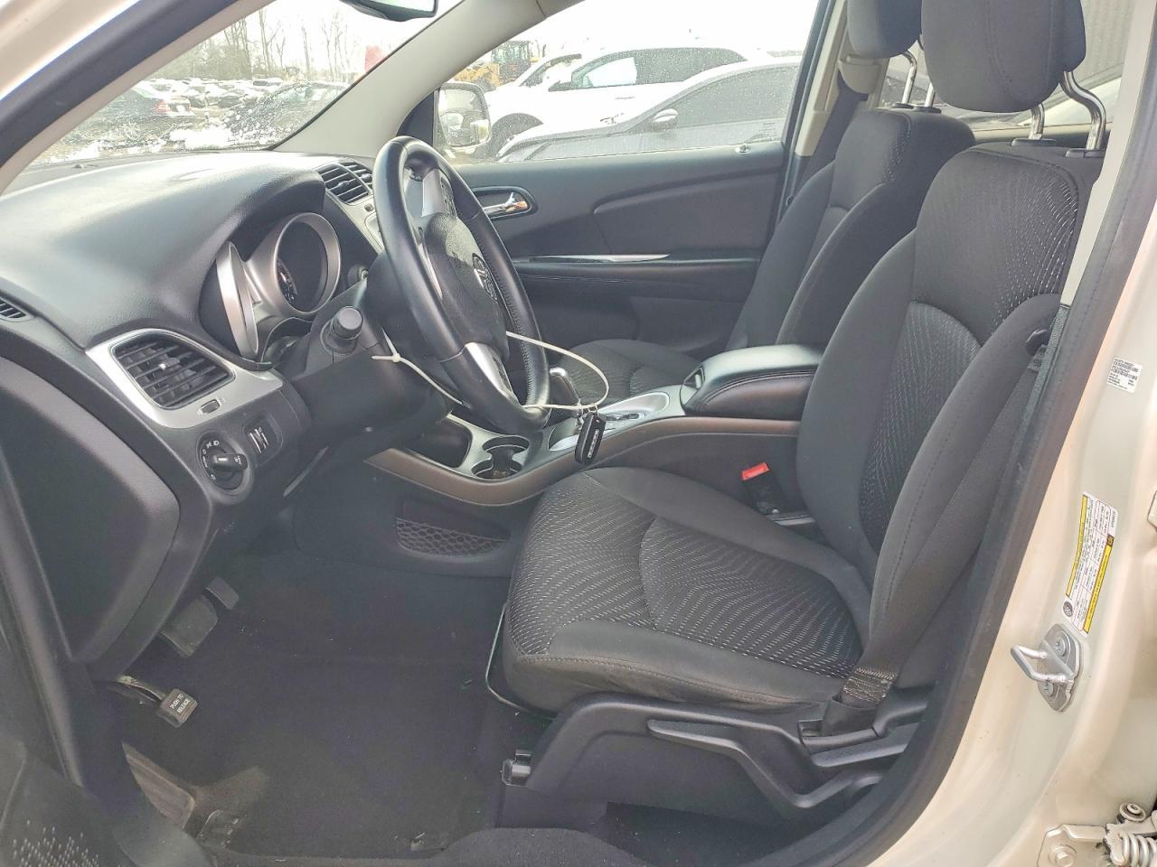 2017 Dodge Journey Crossroad - Image 7