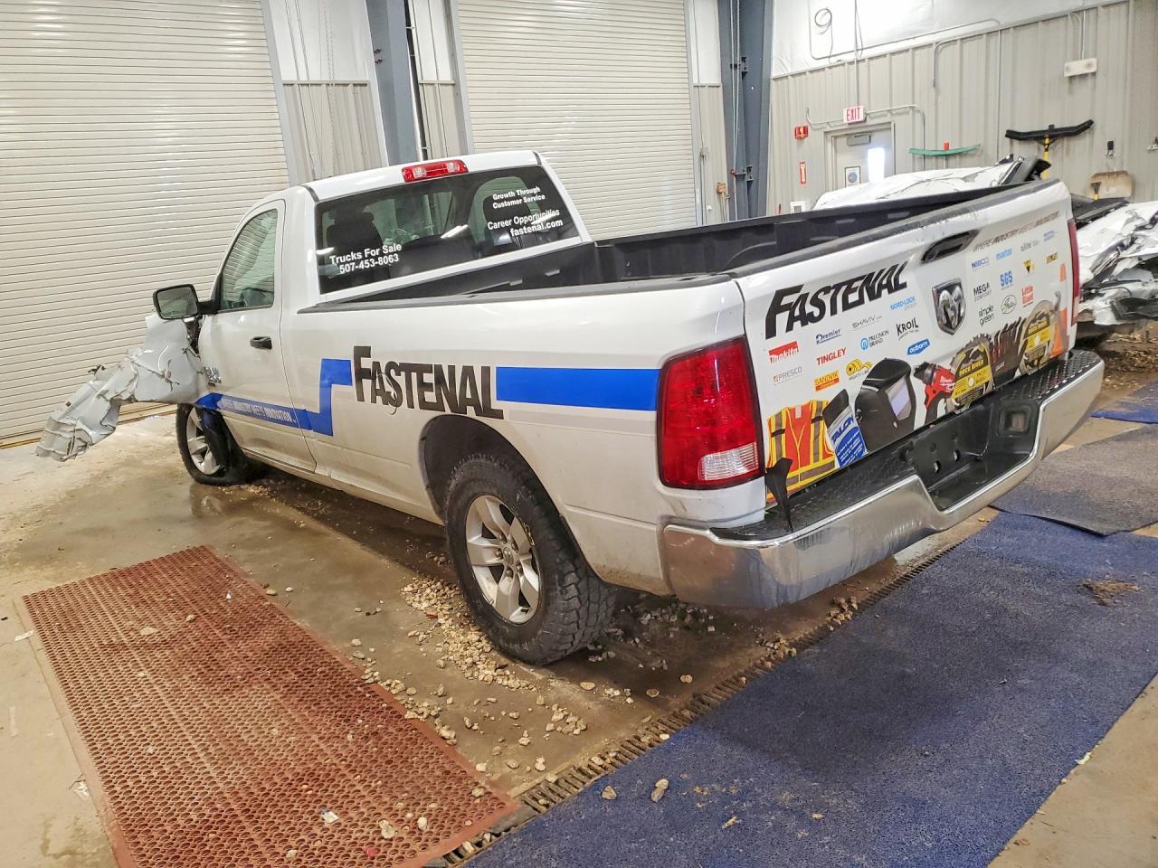 2023 Ram 1500 Classic Slt - Фото 2