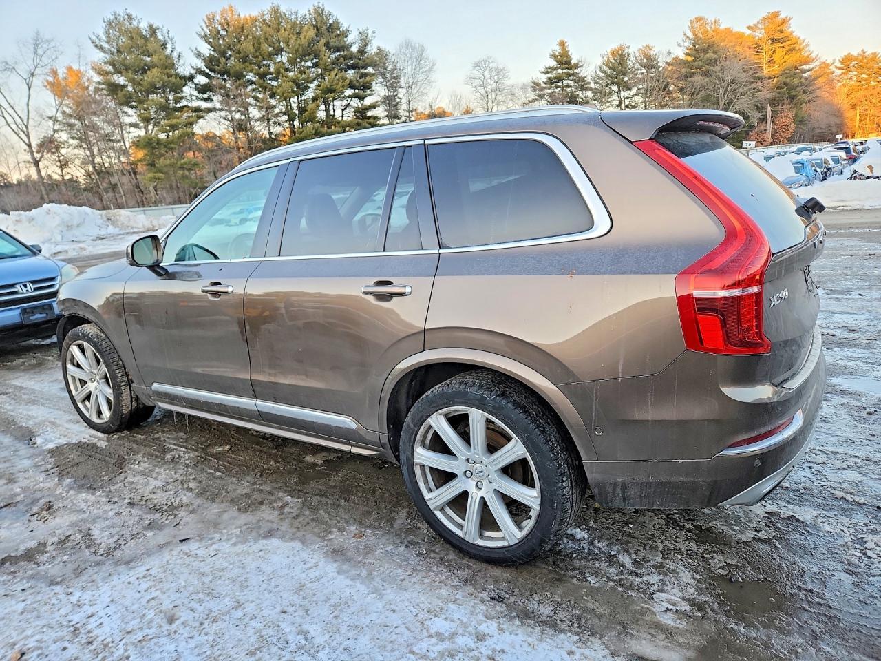 2017 Volvo Xc90 T6 - Image 2