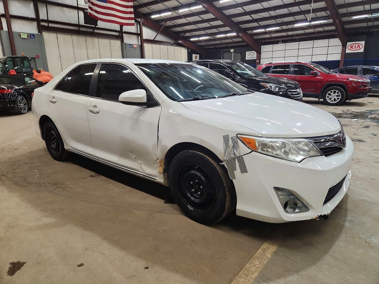 2013 Toyota Camry L - Фото 4