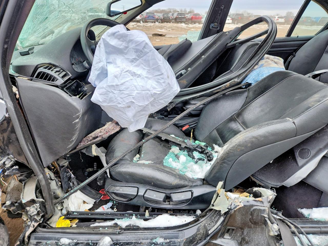 2003 BMW 325 I - Image 7