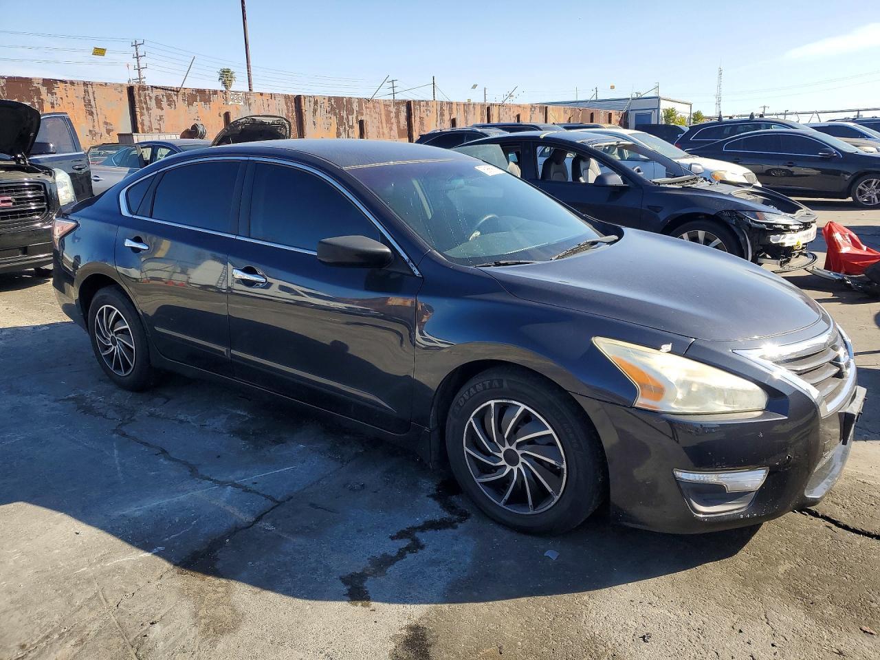 2015 Nissan Altima 2.5 - Image 4