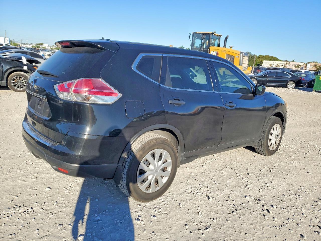 2016 Nissan Rogue S - Image 3