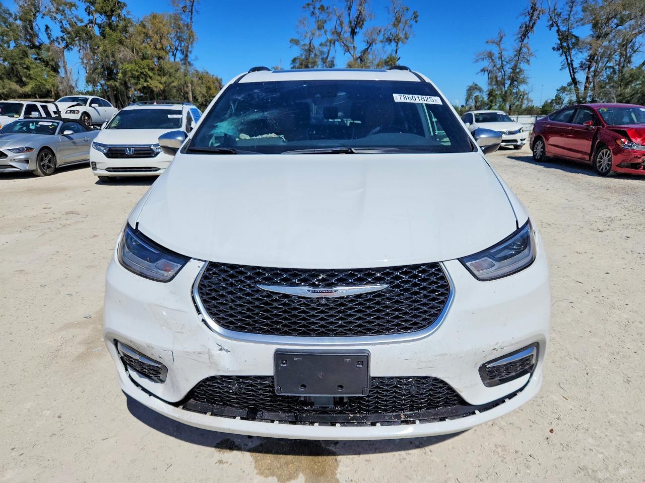 2026 Chrysler Pacifica Pinnacle - Image 5