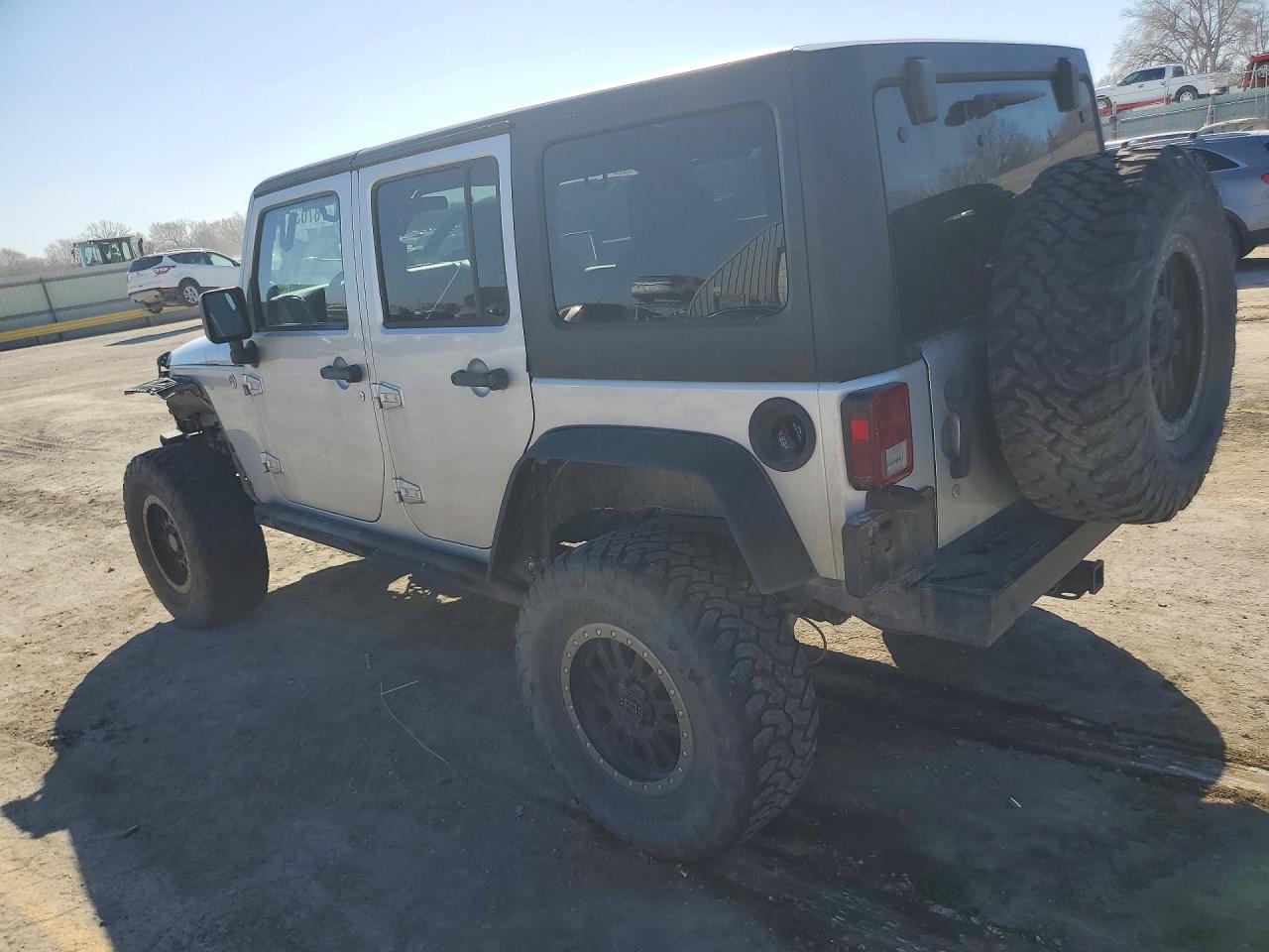 2011 Jeep Wrangler Unlimited - Image 2