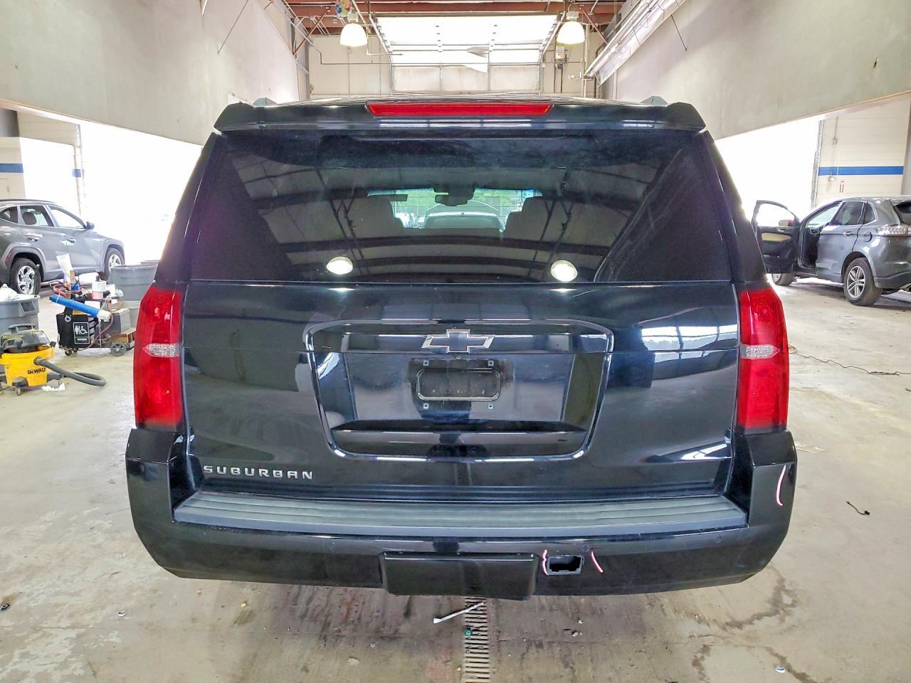 2018 Chevrolet Suburban K1500 Lt - Фото 6