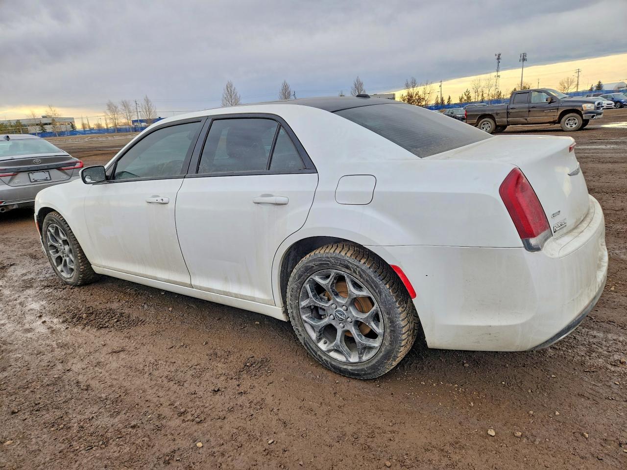 2015 Chrysler 300 S - Фото 2