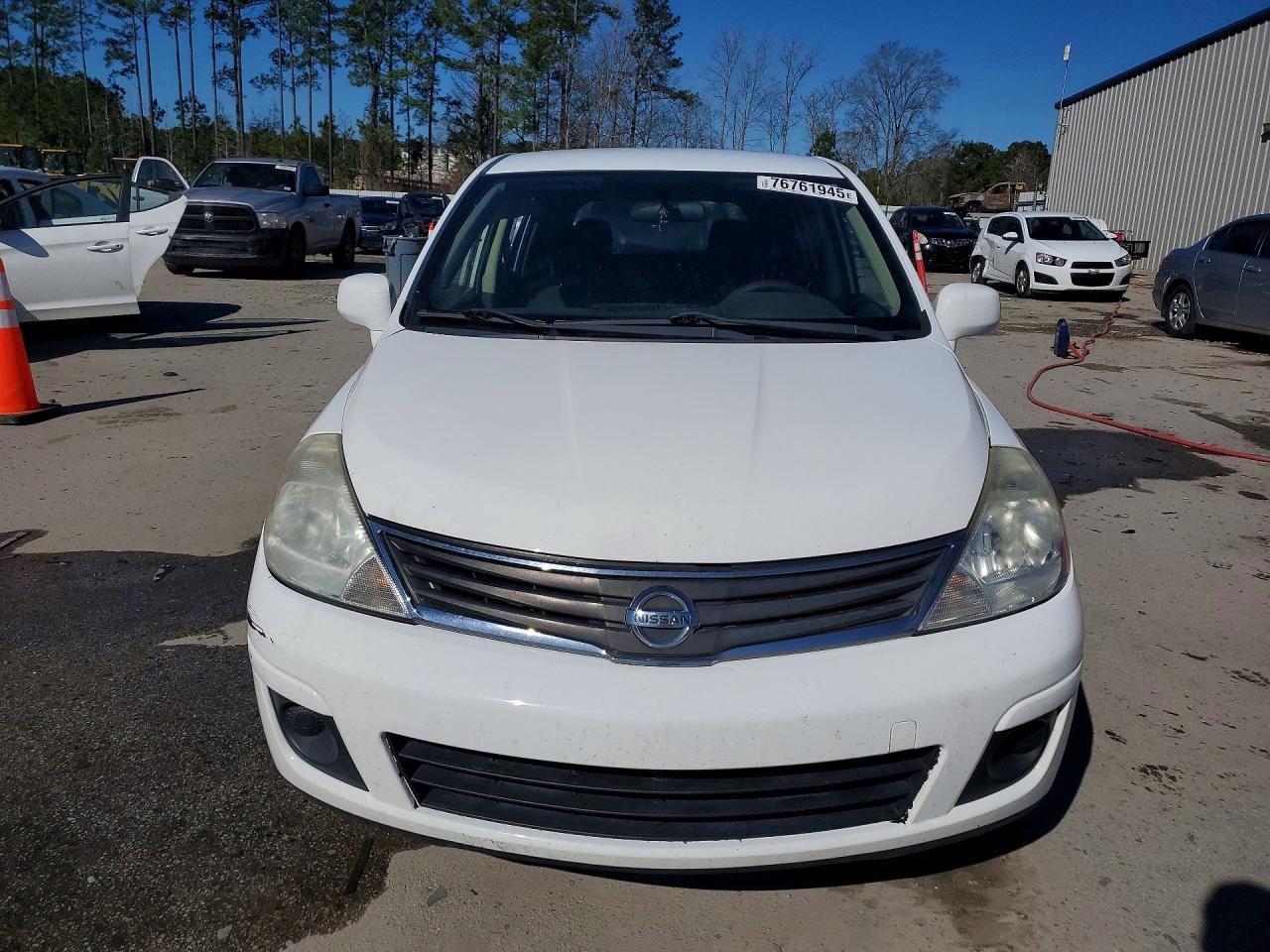 2011 Nissan Versa 1.8 S - Фото 5