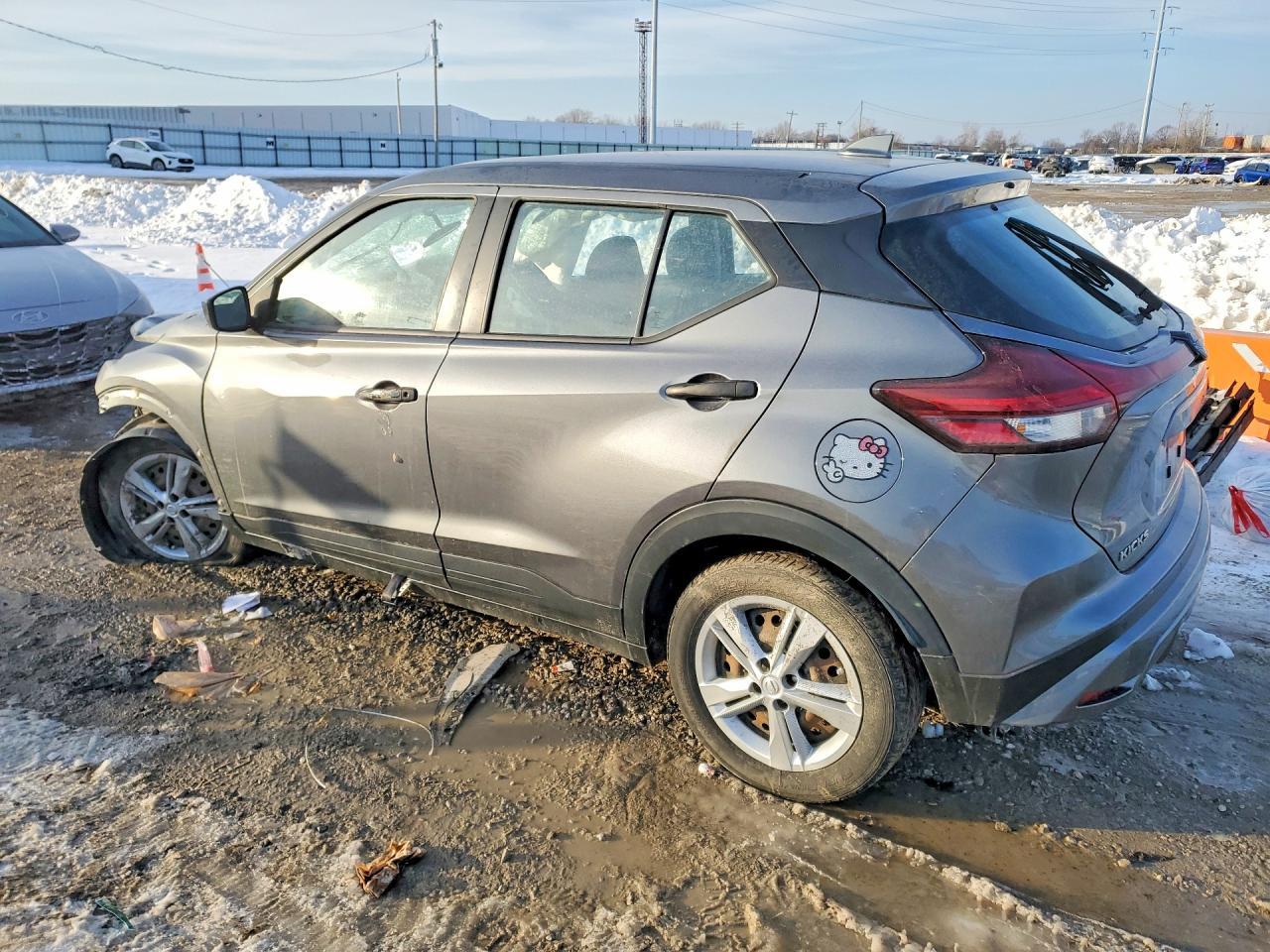 2022 Nissan Kicks S - Фото 2