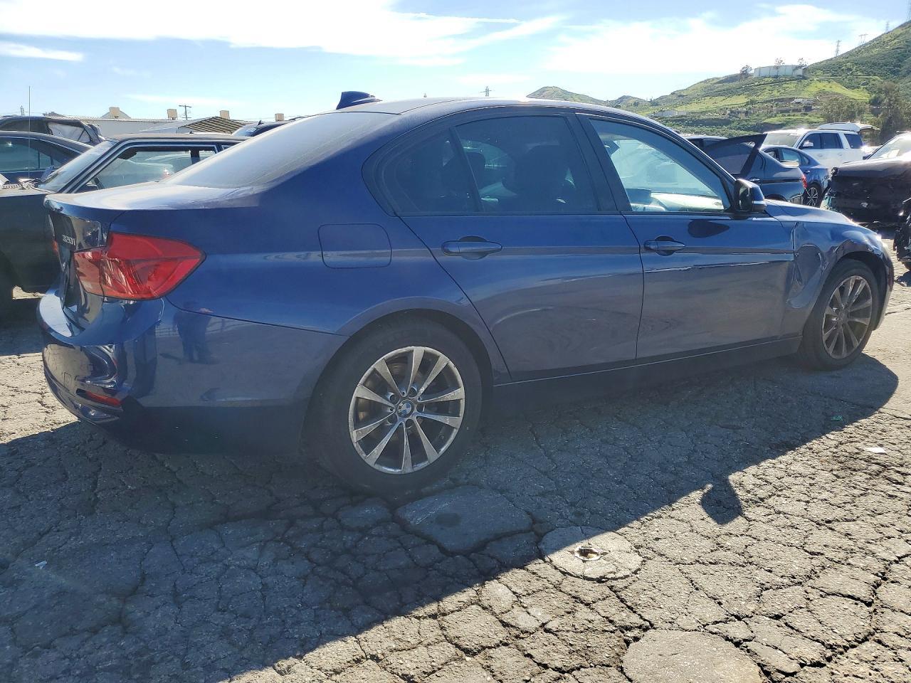 2017 BMW 320 I - Фото 3