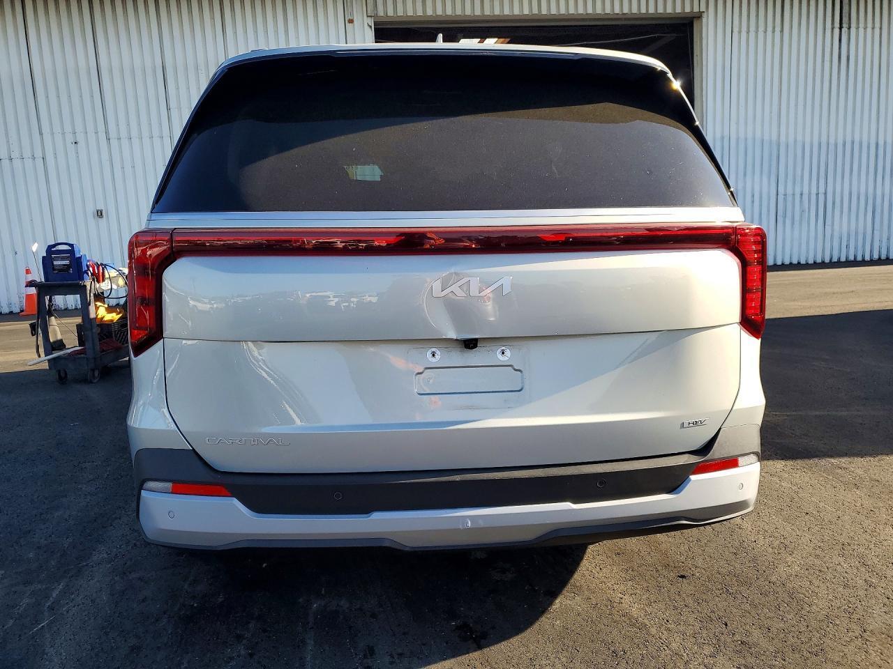 2025 Kia Carnival - Фото 6